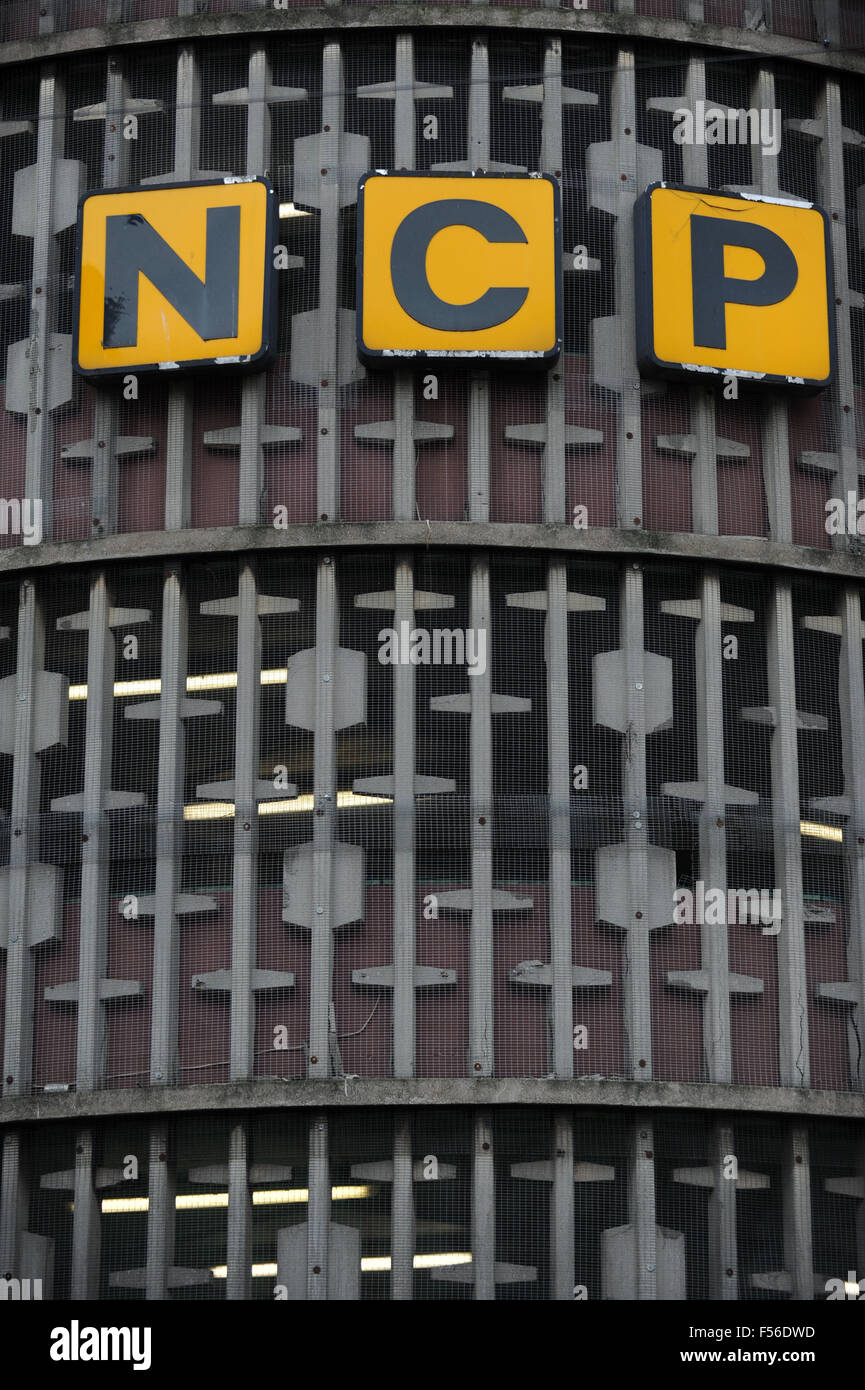 NCP (national car parks) parking sign logo. Banque D'Images
