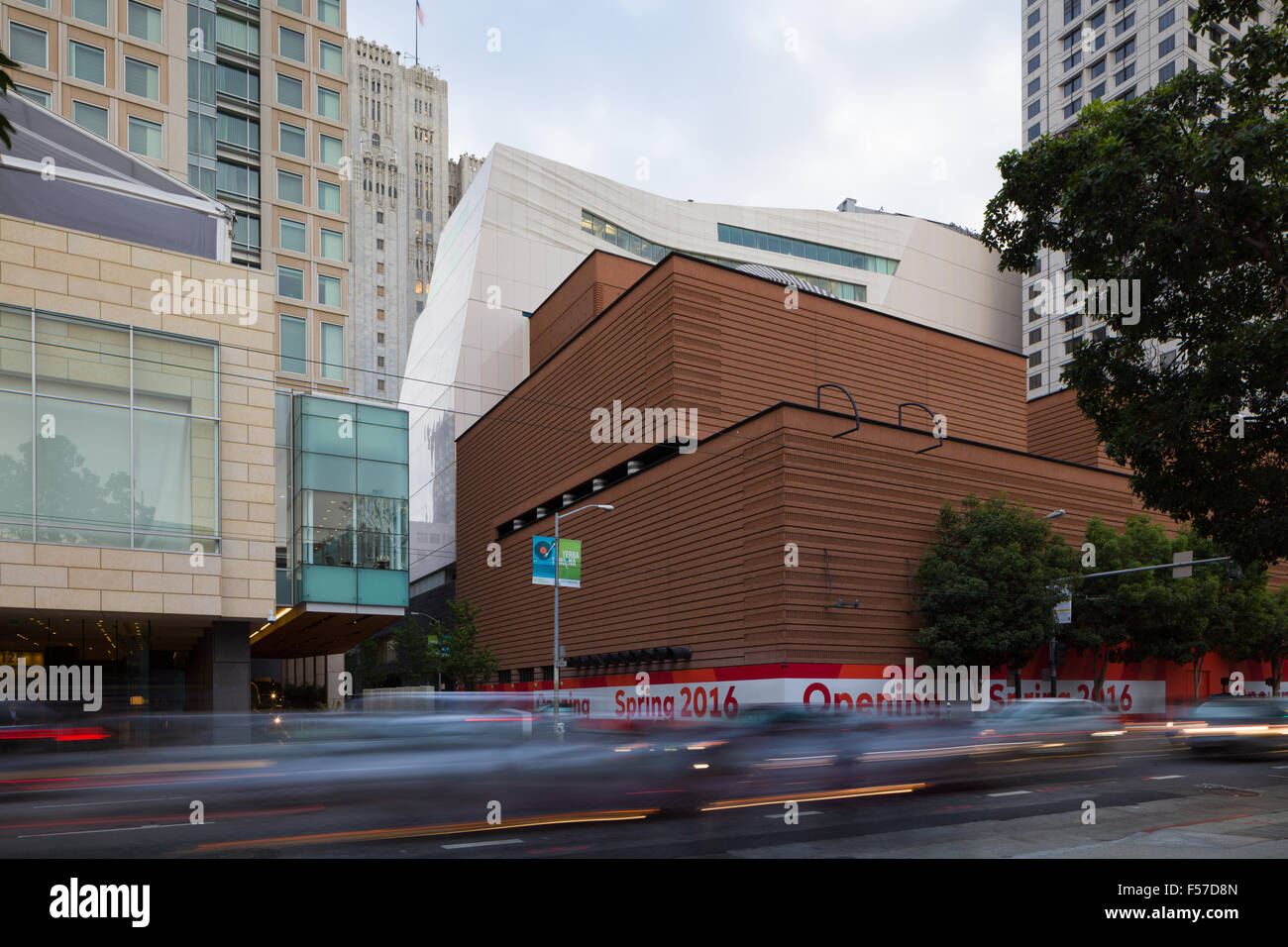 SF MOMA (Musée d'Art Moderne). Avec de nouveaux Snøhetta plus. Banque D'Images