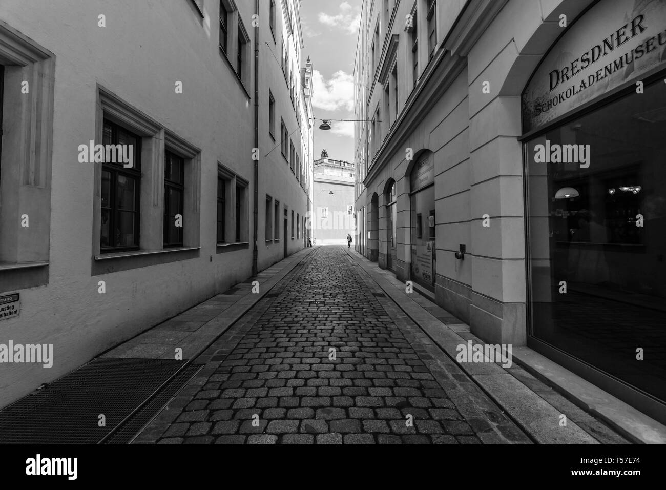 Les vieilles rues du centre historique. Noir et blanc. Dresde est la capitale de l'Etat libre de Saxe. Banque D'Images