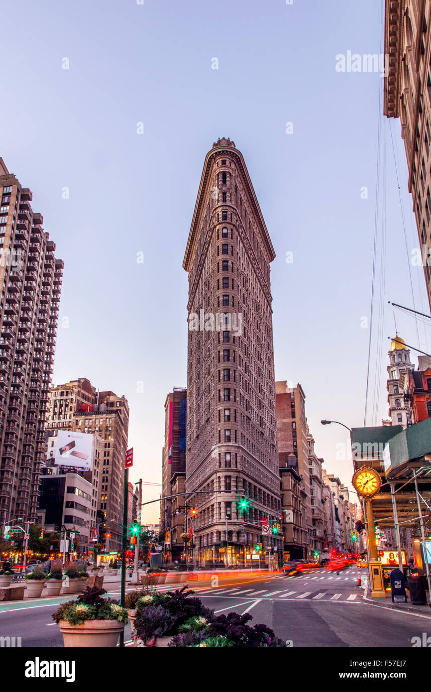 Le Flatiron Building, à l'origine l'Édifice Fuller, Cinquième Avenue, New York City, États-Unis d'Amérique. Banque D'Images