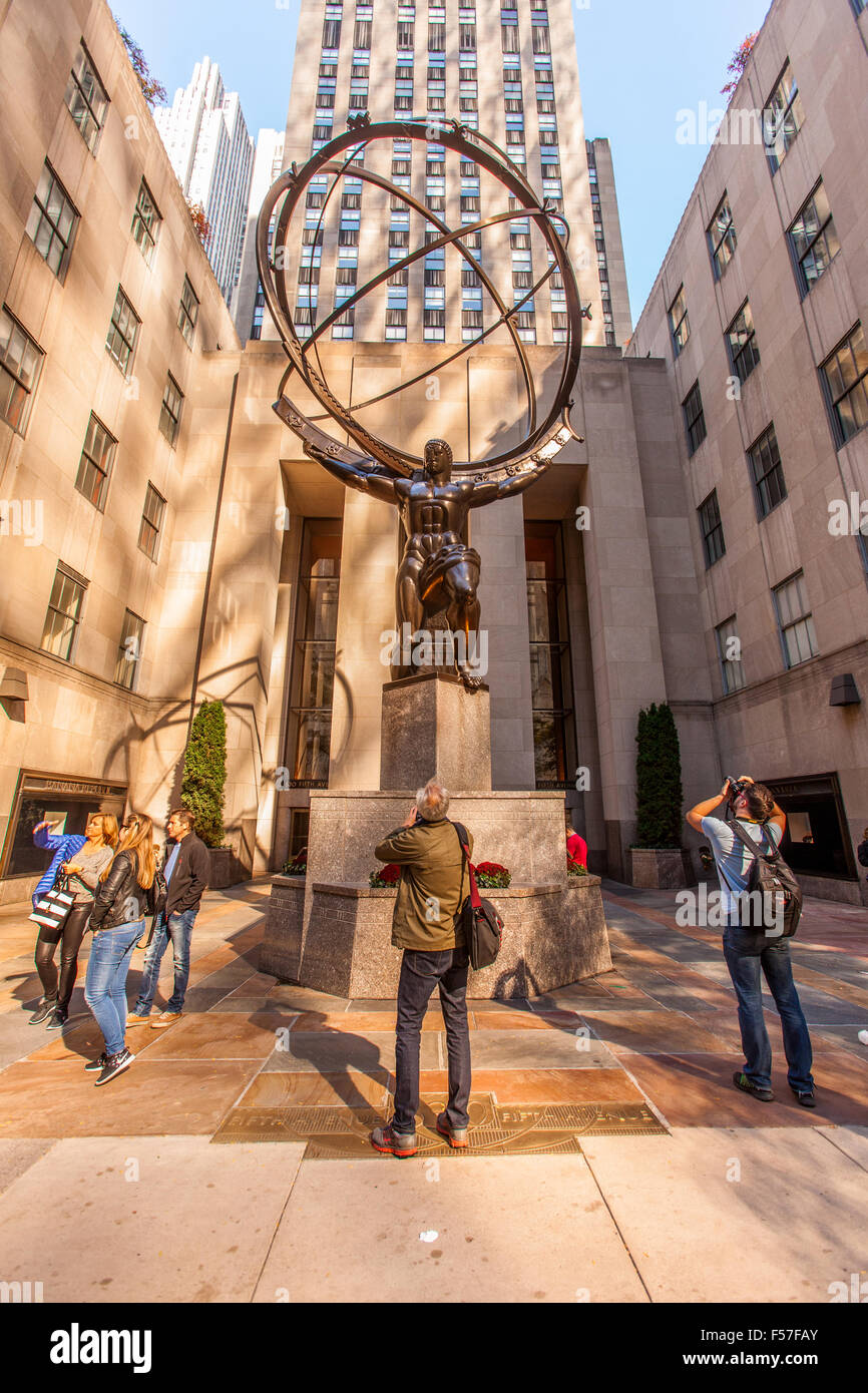 Rockefeller Center Statue d'Atlas, Cinquième Avenue, Manhattan, New York City, États-Unis d'Amérique. Banque D'Images