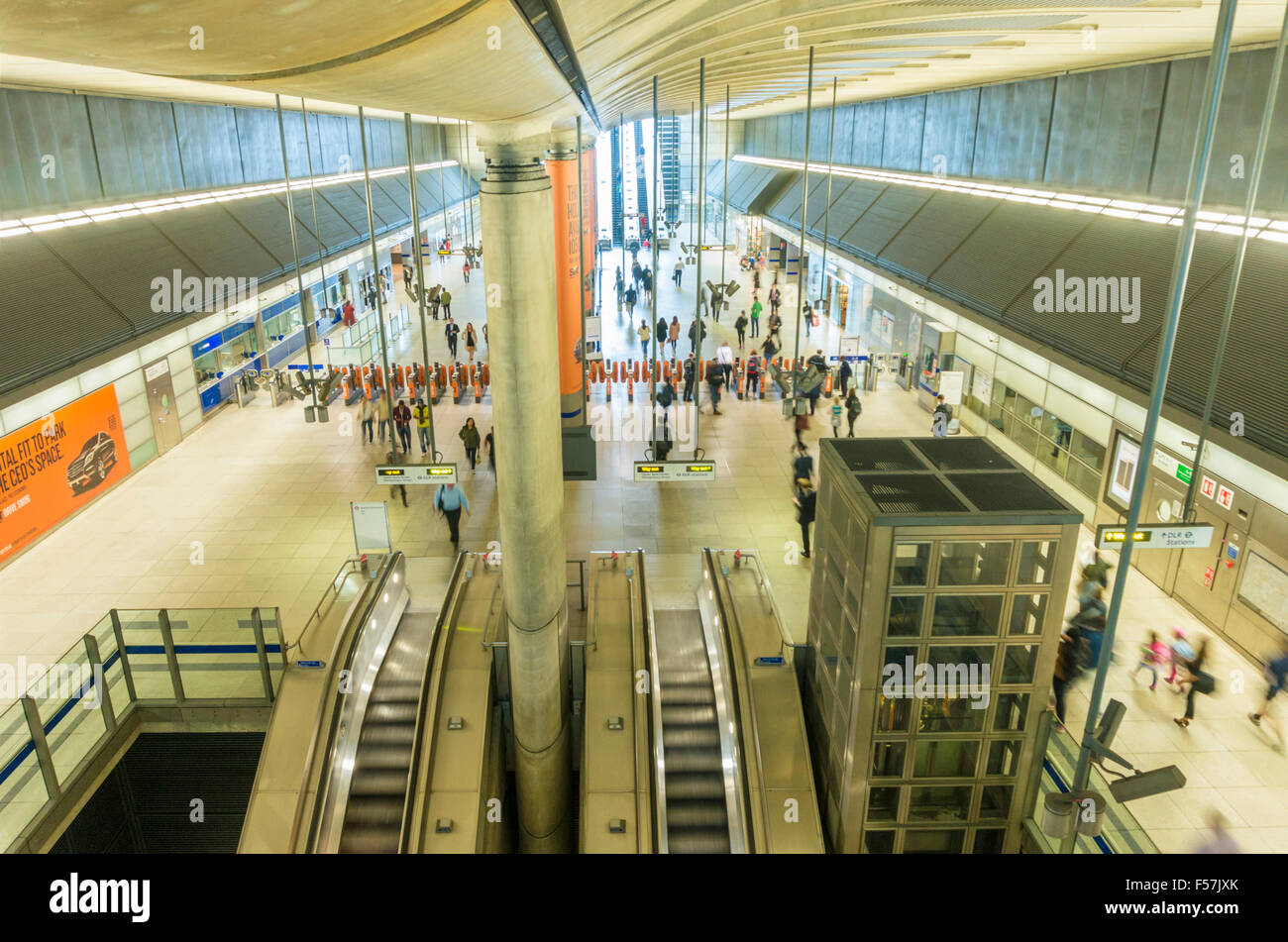 La station de métro Canary Wharf London England UK hall entrée Go Europe de l'UE Banque D'Images