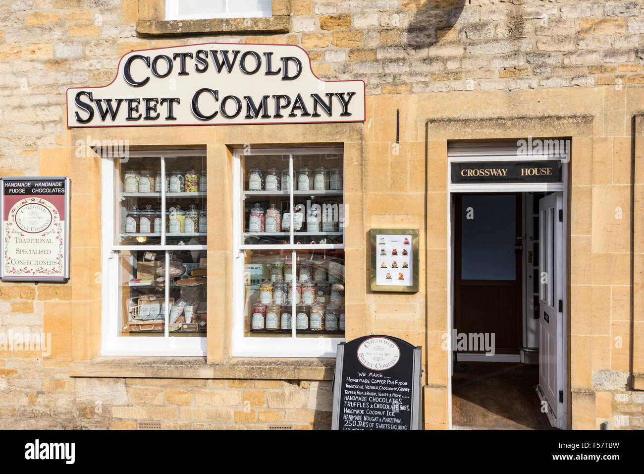 Dans la boutique sucrés traditionnels Cotswold ville de Stow on the Wold, Gloucestershire, England, UK Banque D'Images