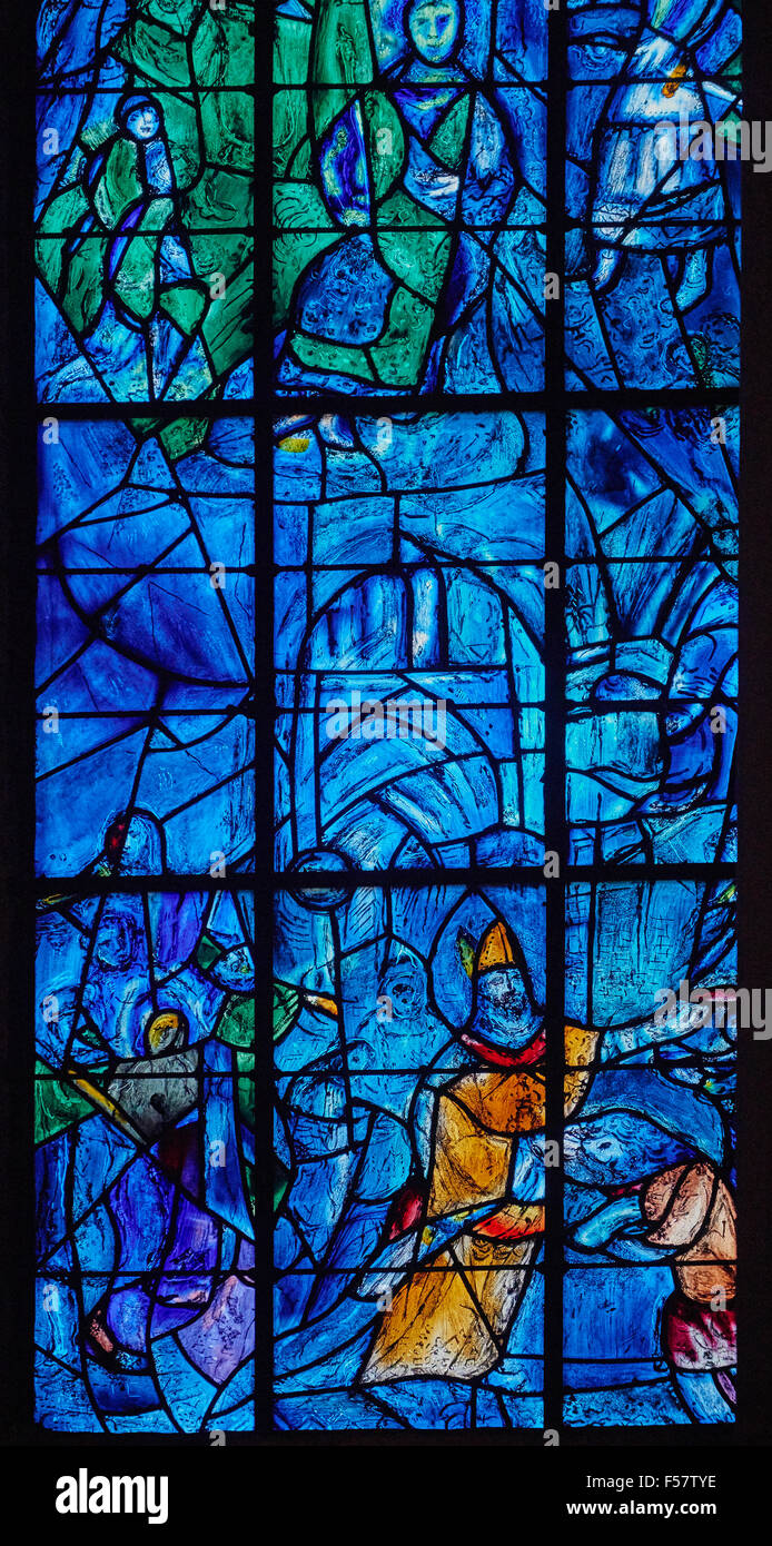 France, Champagne, Reims, Cathédrale de Reims, le vitrail de Marc Chagall Banque D'Images