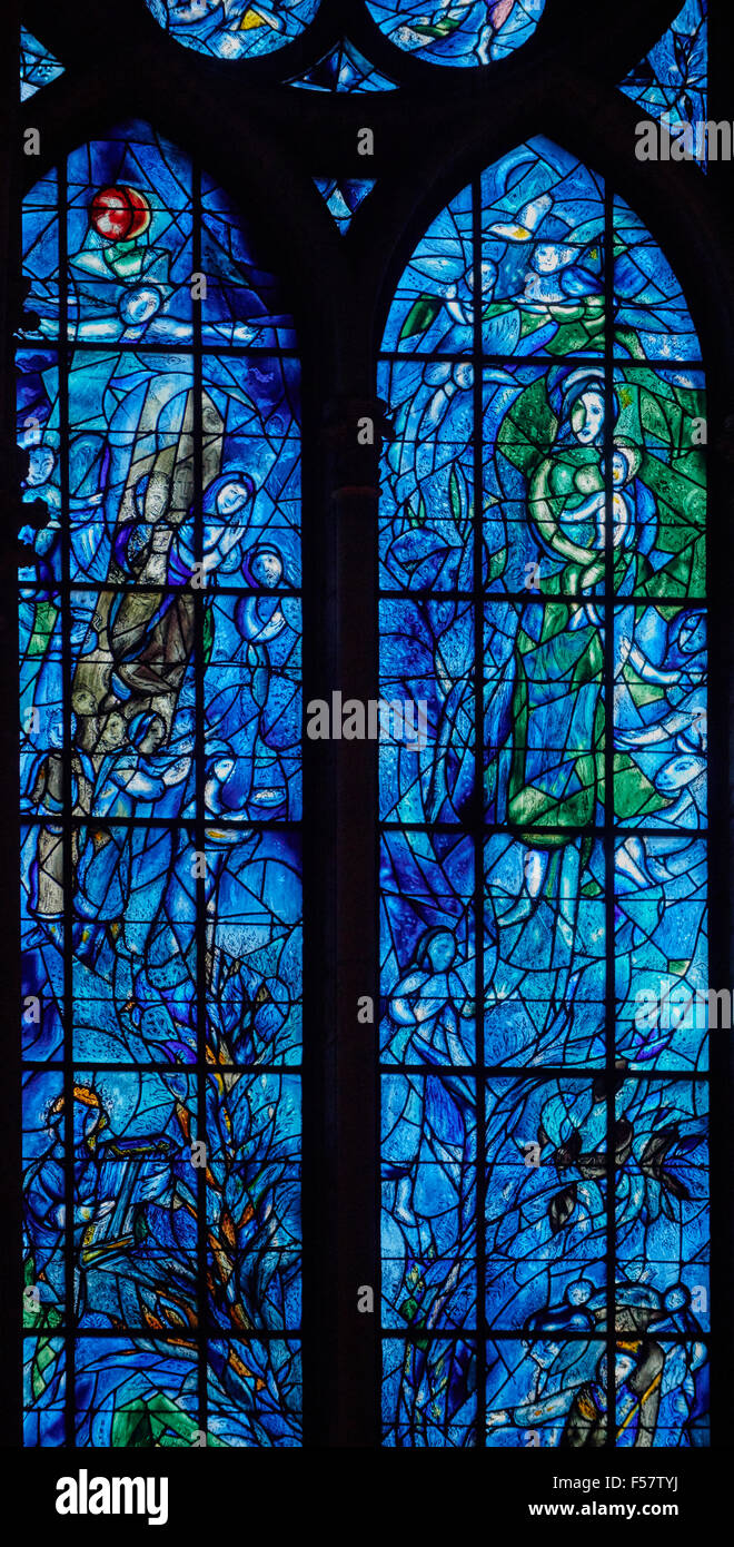 France, Champagne, Reims, Cathédrale de Reims, le vitrail de Marc Chagall Banque D'Images