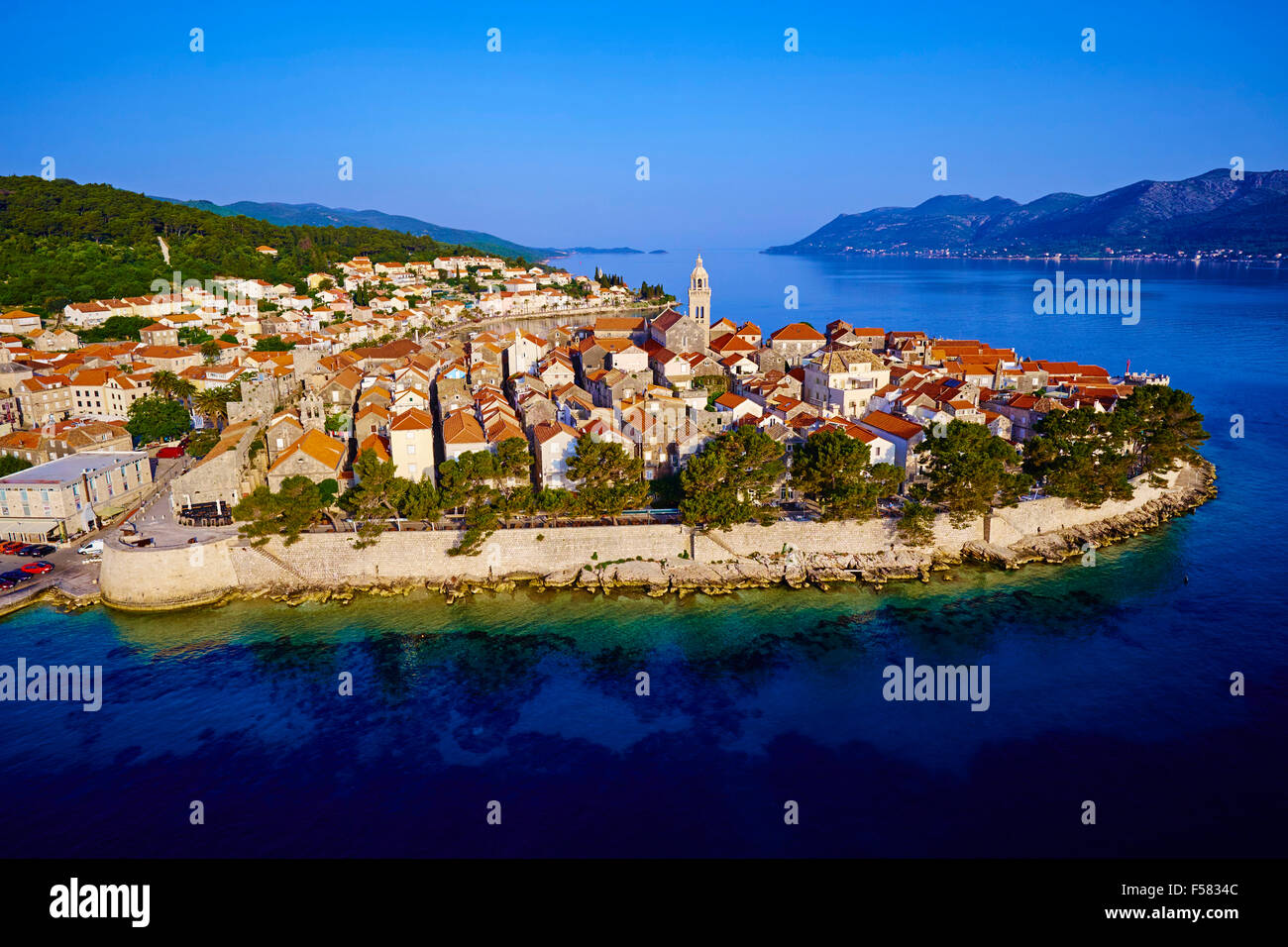 La Croatie, Dalmatie, l'île de Korcula, Korcula ville, vue aérienne Banque D'Images