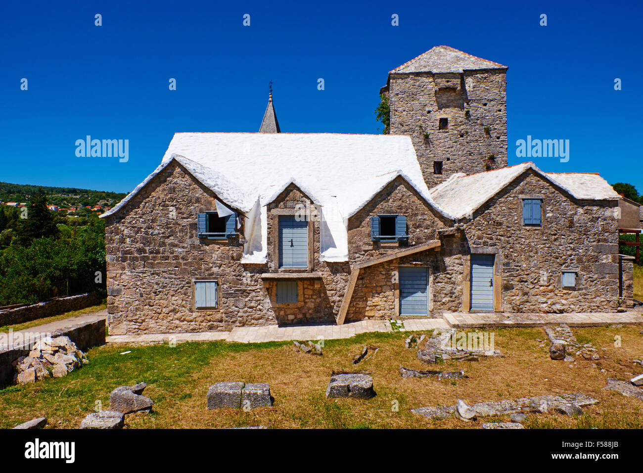 La Croatie, Kvarner, île de Brac, stuck in the Middle (single), ancien village Banque D'Images