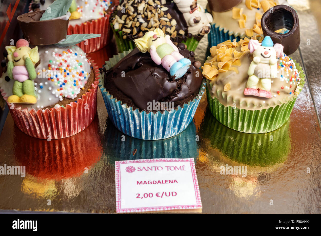 Tolède Espagne, Europe, Espagnol, hispanique hispanique Latins Latino Latinos, parlant espagnol, Plaza Zocodover Square, Pasteleria Santo Tome, boulangerie, marzip Banque D'Images