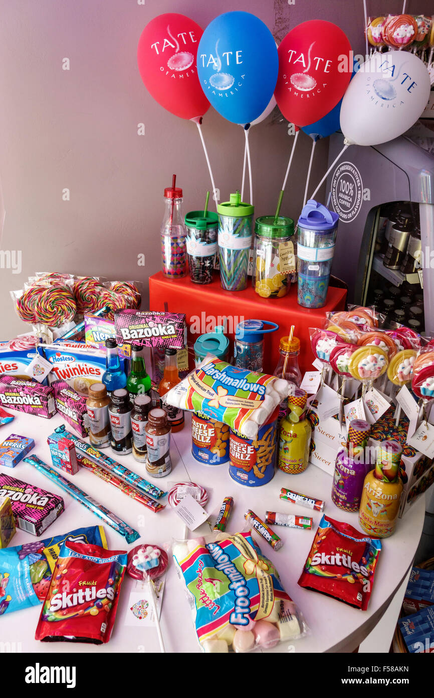 Tolède Espagne, Europe, espagnol, hispanique hispanique Latins Latino Latinos, hispanique parlant espagnol, goût de l'Amérique, shopping shoppers magasin marque Banque D'Images