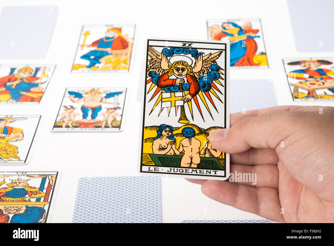 Tarot tirage sur fond blanc : Arrêt Banque D'Images