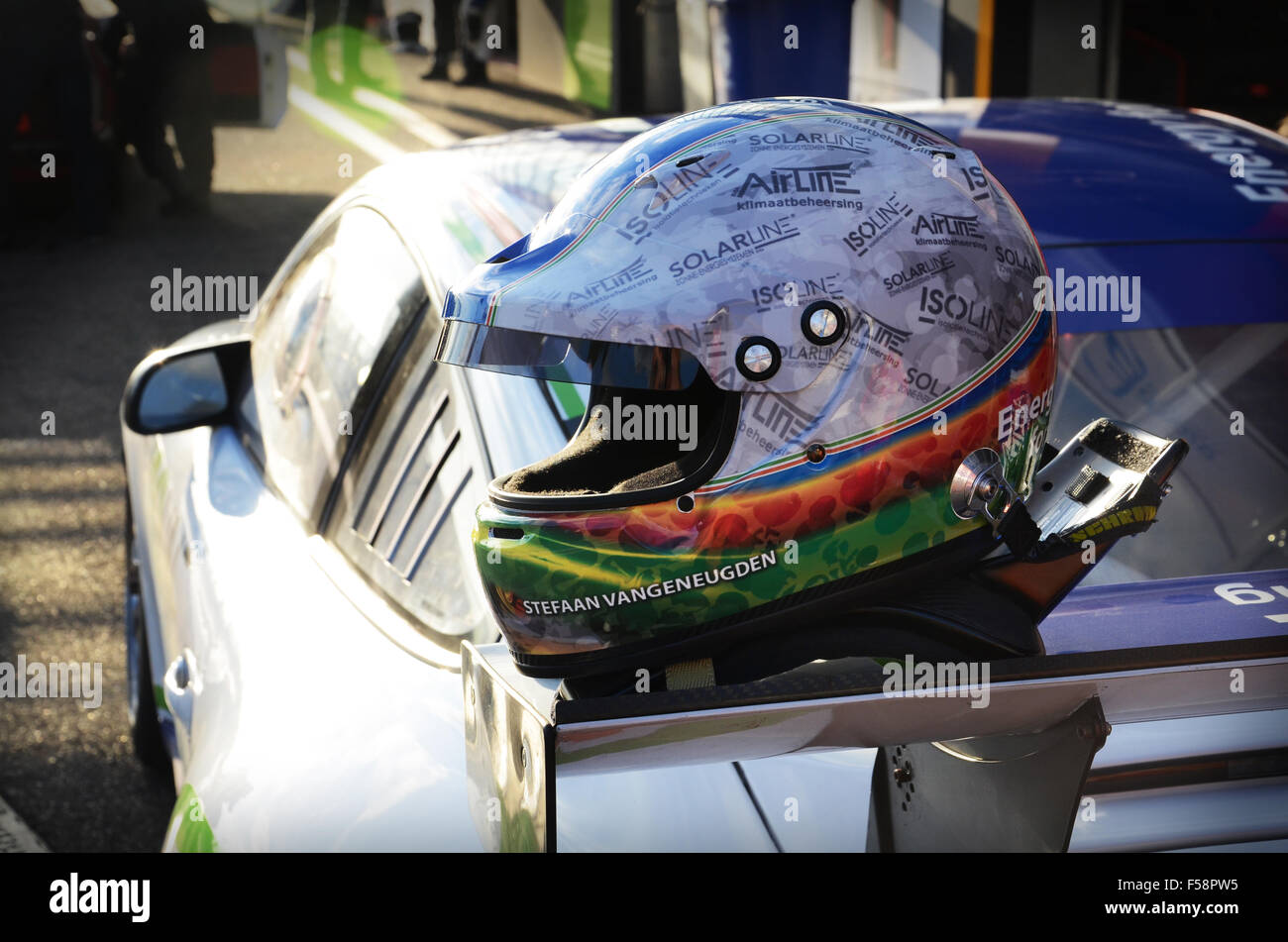 Casque de Stefaan Vangeneugden, essai Porsche 997 sur le circuit de Zolder, Belgique Europe Banque D'Images