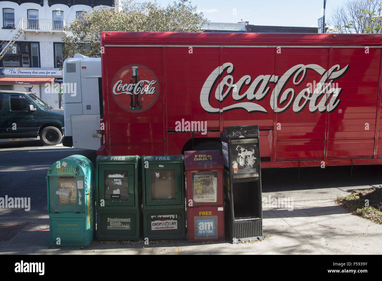 Camion de livraison de Coca Cola sur la rue, dans la ville de New York. Banque D'Images