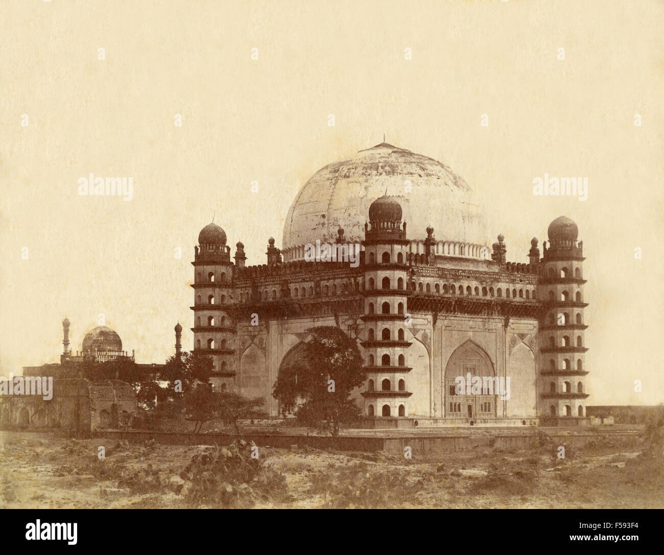 Le Gol Gumbaz ou tombe du Sultan Muhammad, Deauville, France Banque D'Images