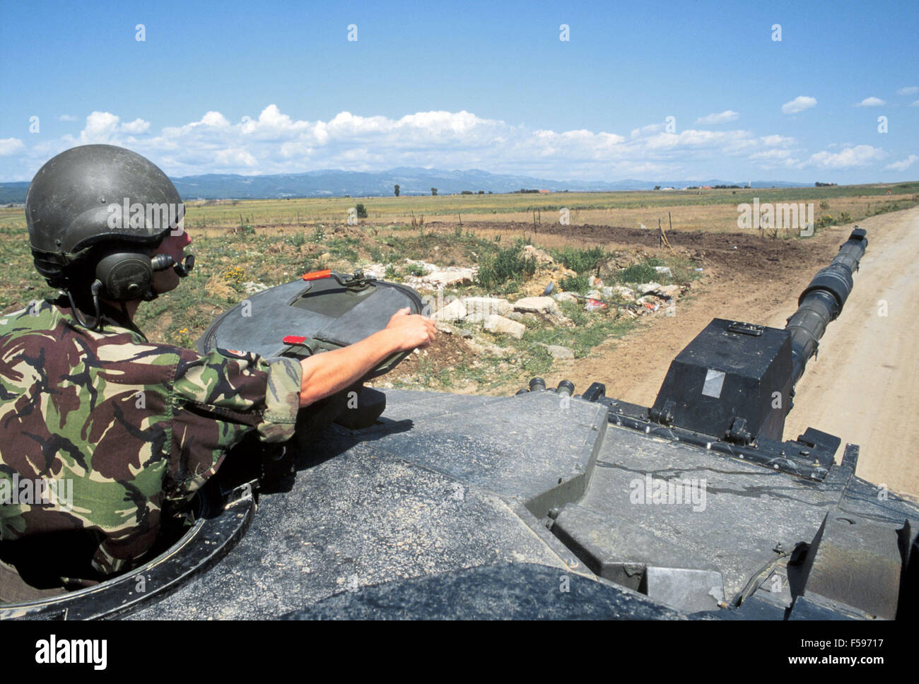 L'intervention de l'OTAN au Kosovo, en juillet 2000, la Challenger des chars à la frontière avec la Serbie, près de ville de Podujevo Banque D'Images