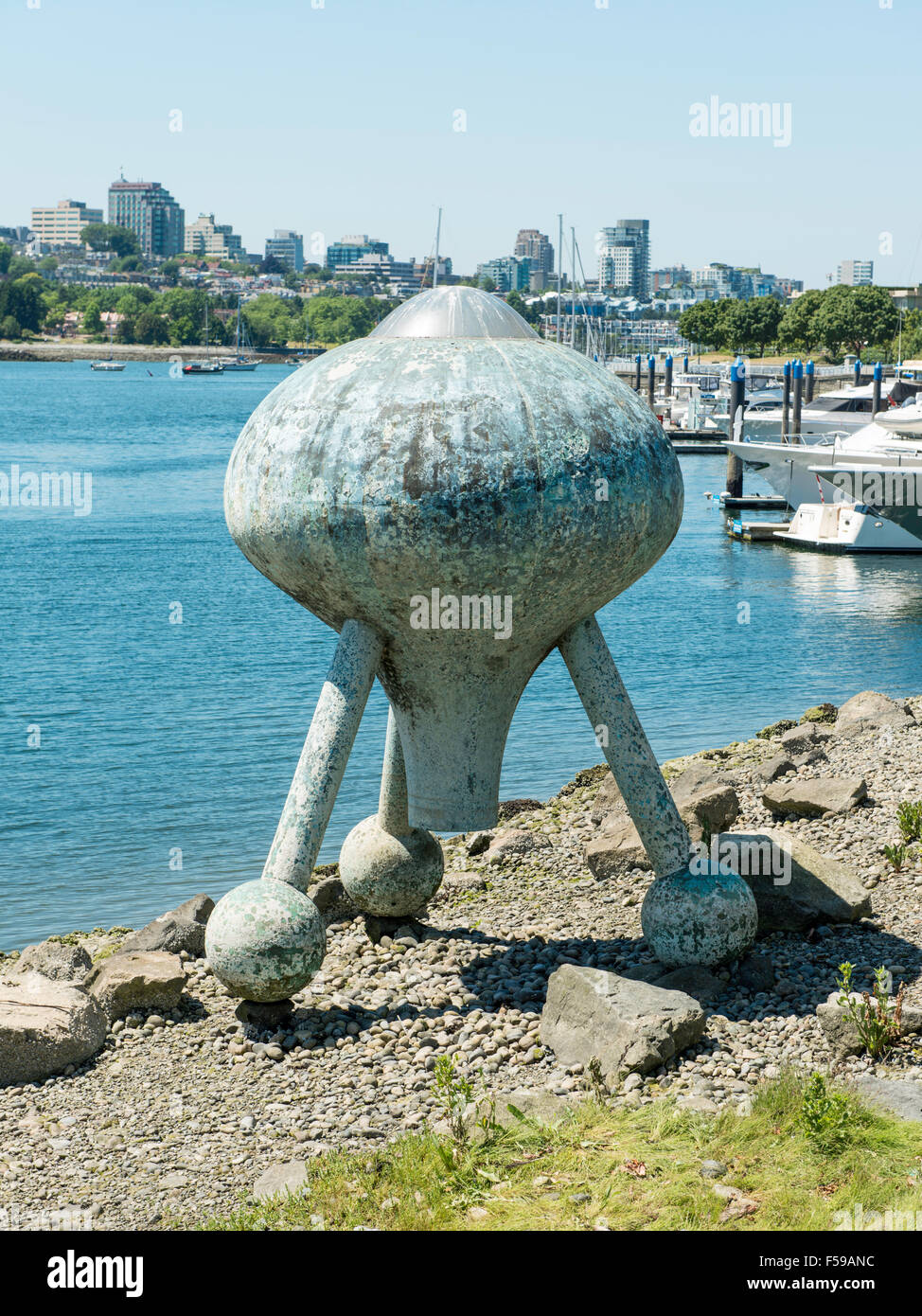 Le 'temps' (2006) fonction art sculpture par Jerry Pethick, sur l'estran de False Creek, Vancouver, BC, Canada. Banque D'Images