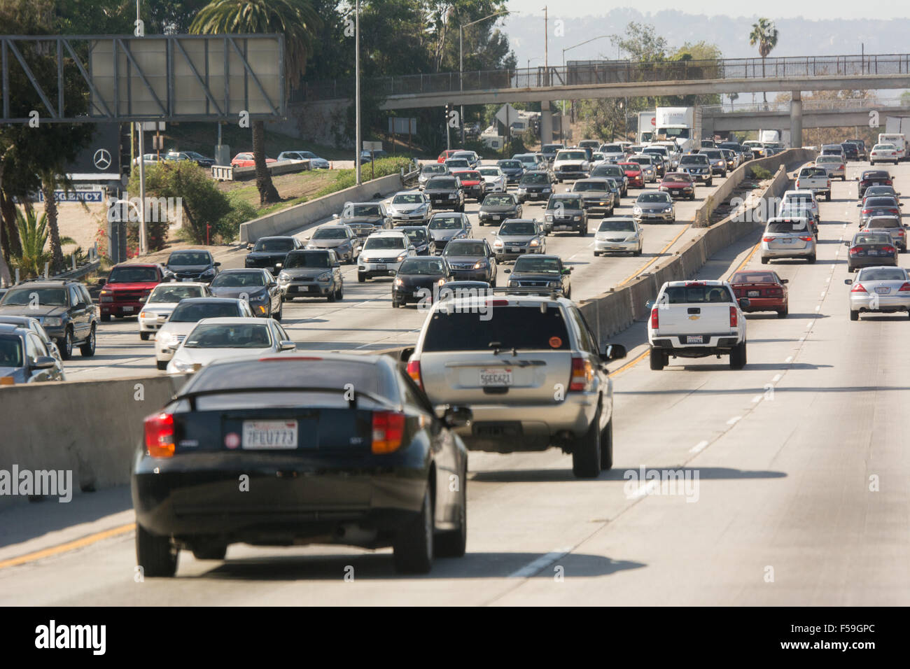 Le trafic sur les 5 San Diego à Los Angeles Freeway Banque D'Images
