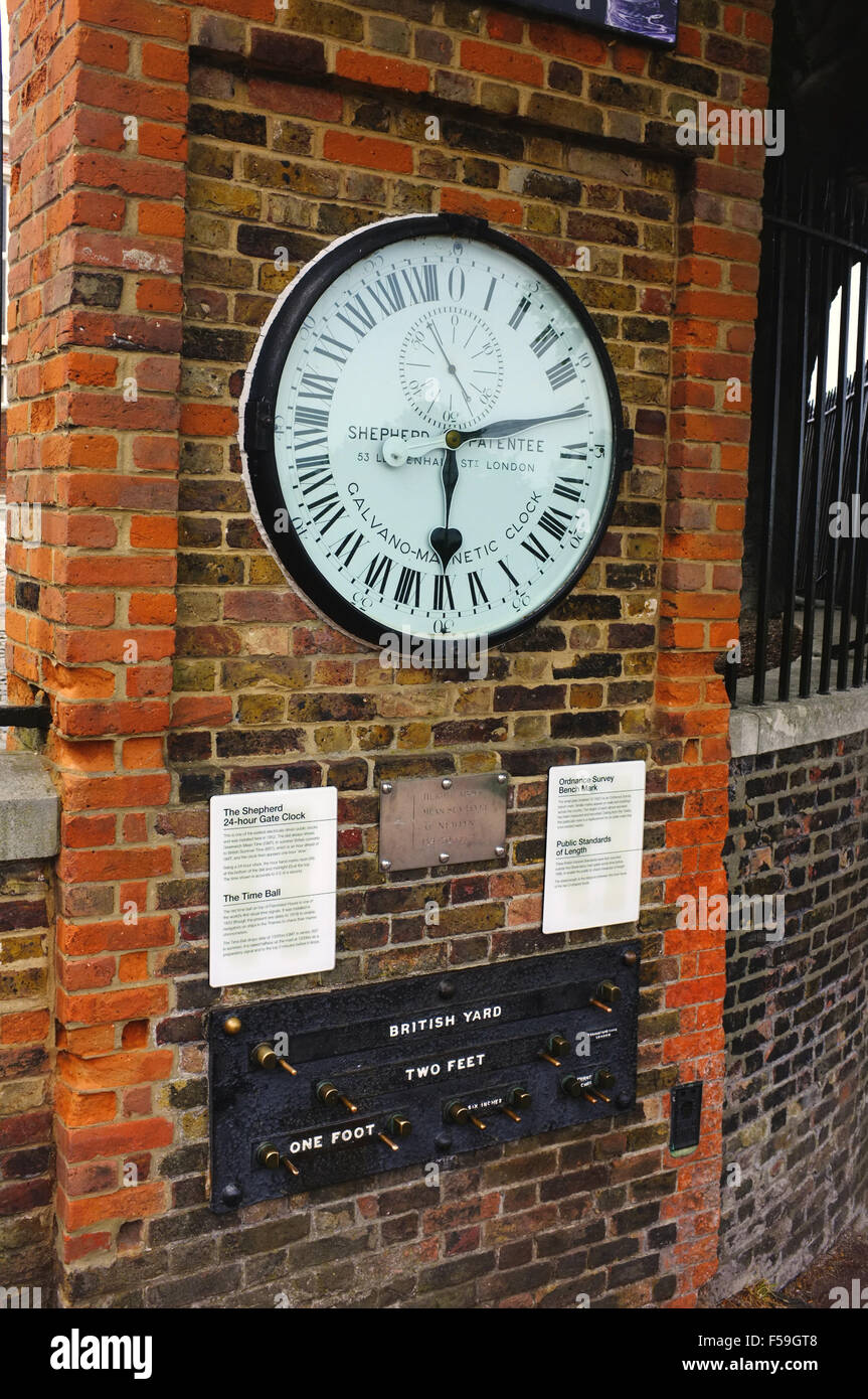 Les 24 heures de l'horloge porte Berger à l'Observatoire Royal de Greenwich. Banque D'Images