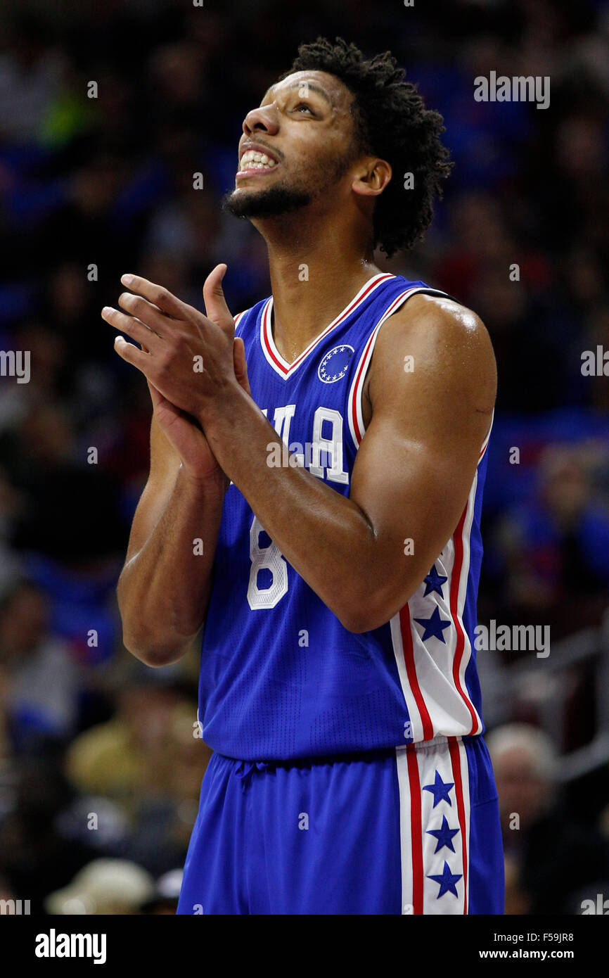 Philadelphie, Pennsylvanie, USA. 30Th Oct, 2015. Philadelphia 76ers center Jahlil Okafor (8) réagit au cours de la NBA match entre les Utah Jazz et les Philadelphia 76ers au Wells Fargo Center de Philadelphie, Pennsylvanie. Christopher Szagola/CSM/Alamy Live News Banque D'Images