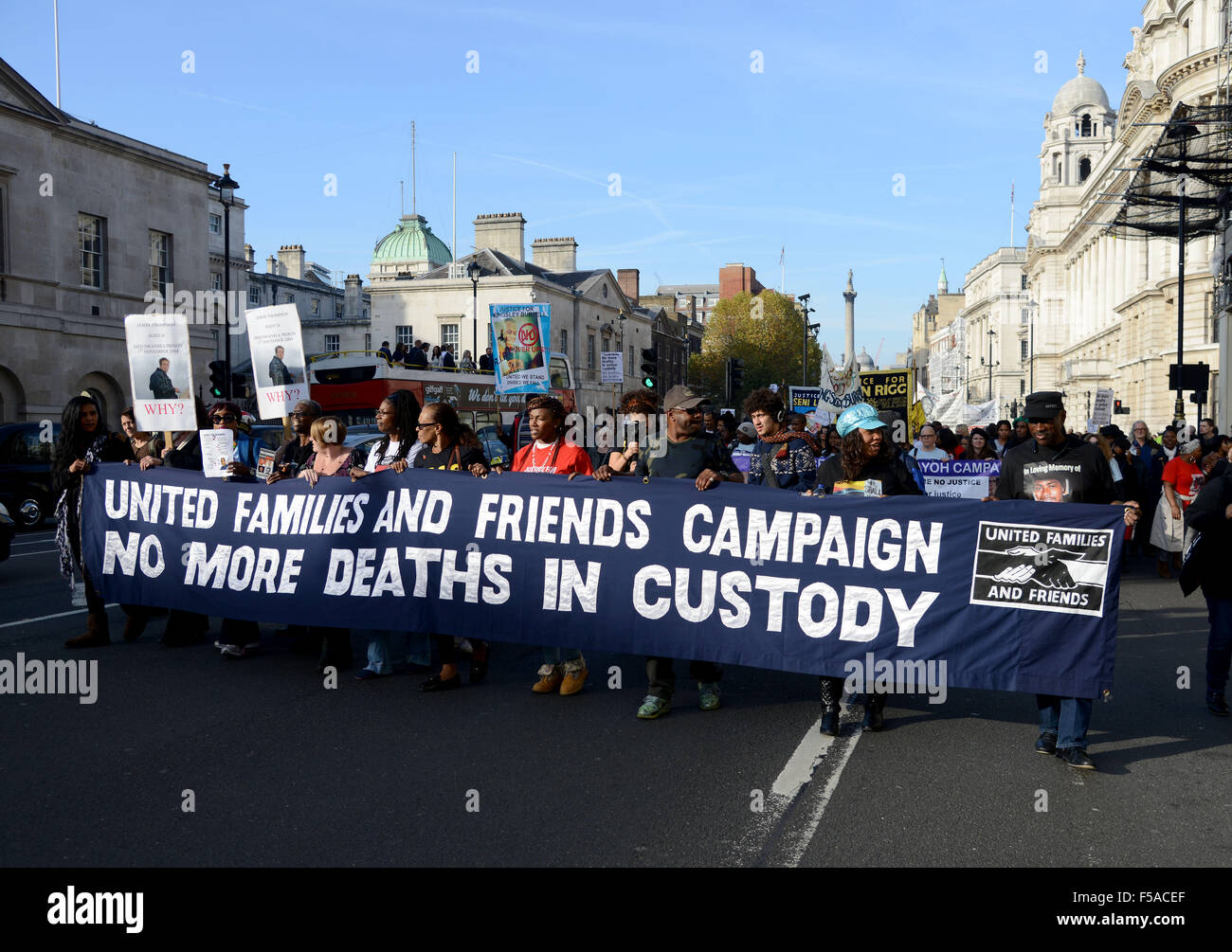 Campagne des familles et amis, plus d'un décès en garde à vue, de protestation à Downing Street, Londres, Angleterre, Royaume-Uni Banque D'Images