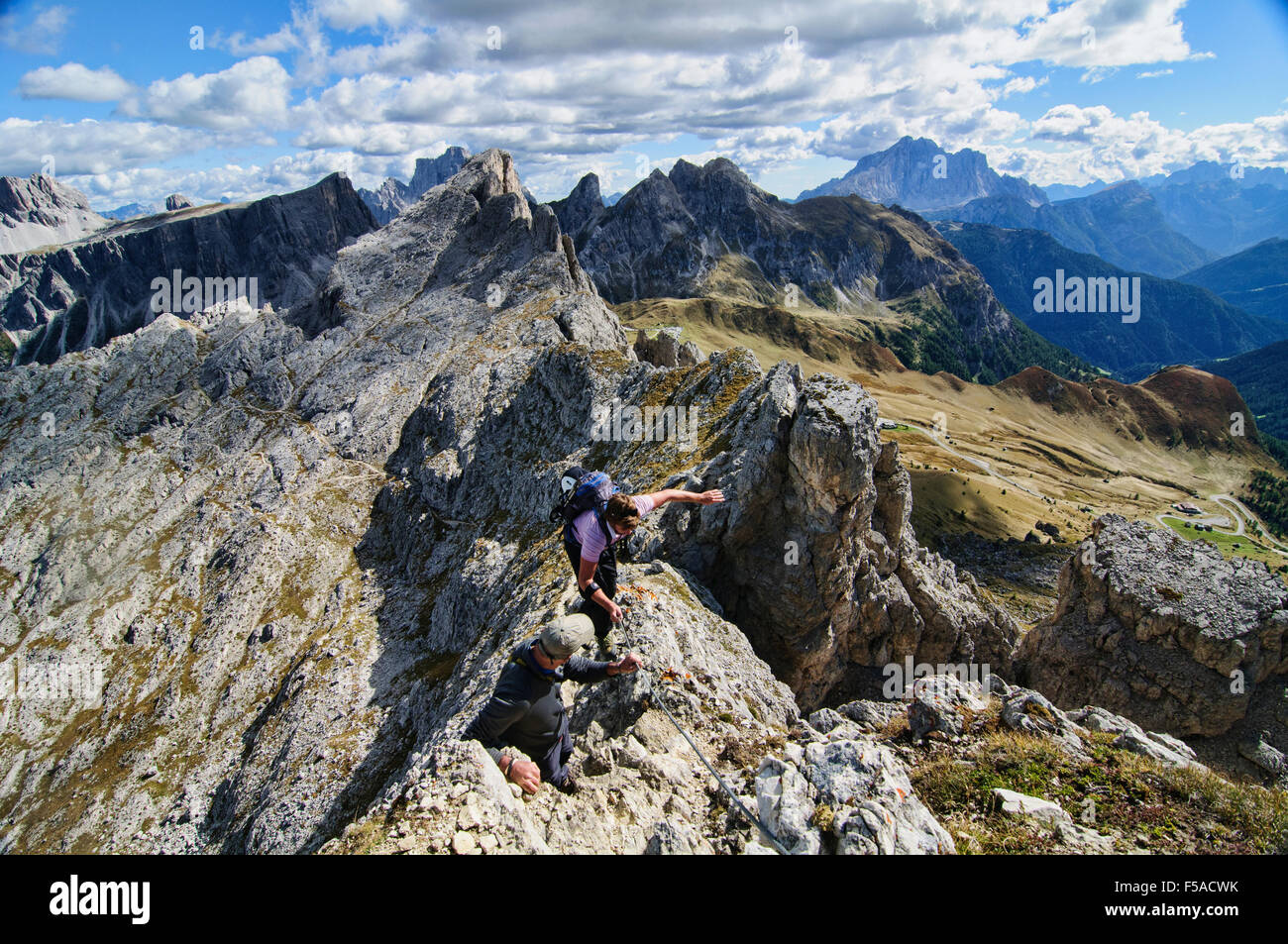 Via Ferrata Escalade Gusela tiré du Nuvolau hut Passo Falzarego ci-dessus, Italie Banque D'Images