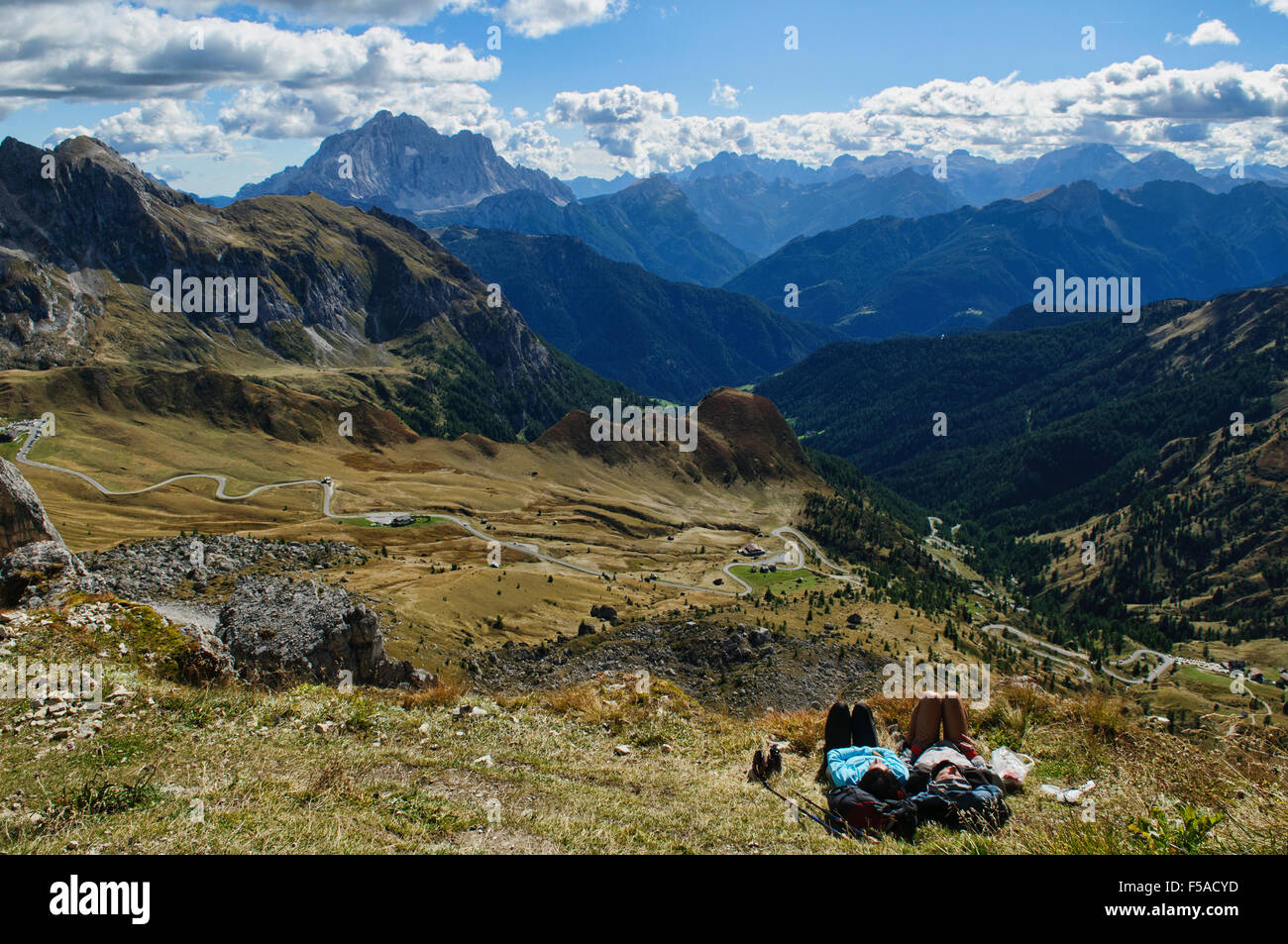 Soleil en haut de la montagne, prises à partir de la cabane au-dessus de Passo Falzarego Nuvolau, Italie Banque D'Images