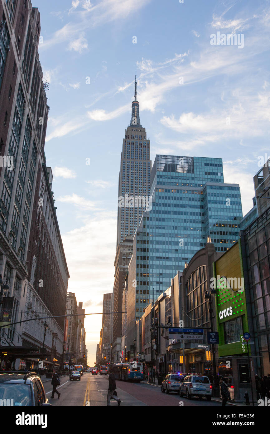 Empire State Building, Fifth Avenue, New York City, États-Unis d'Amérique. Banque D'Images