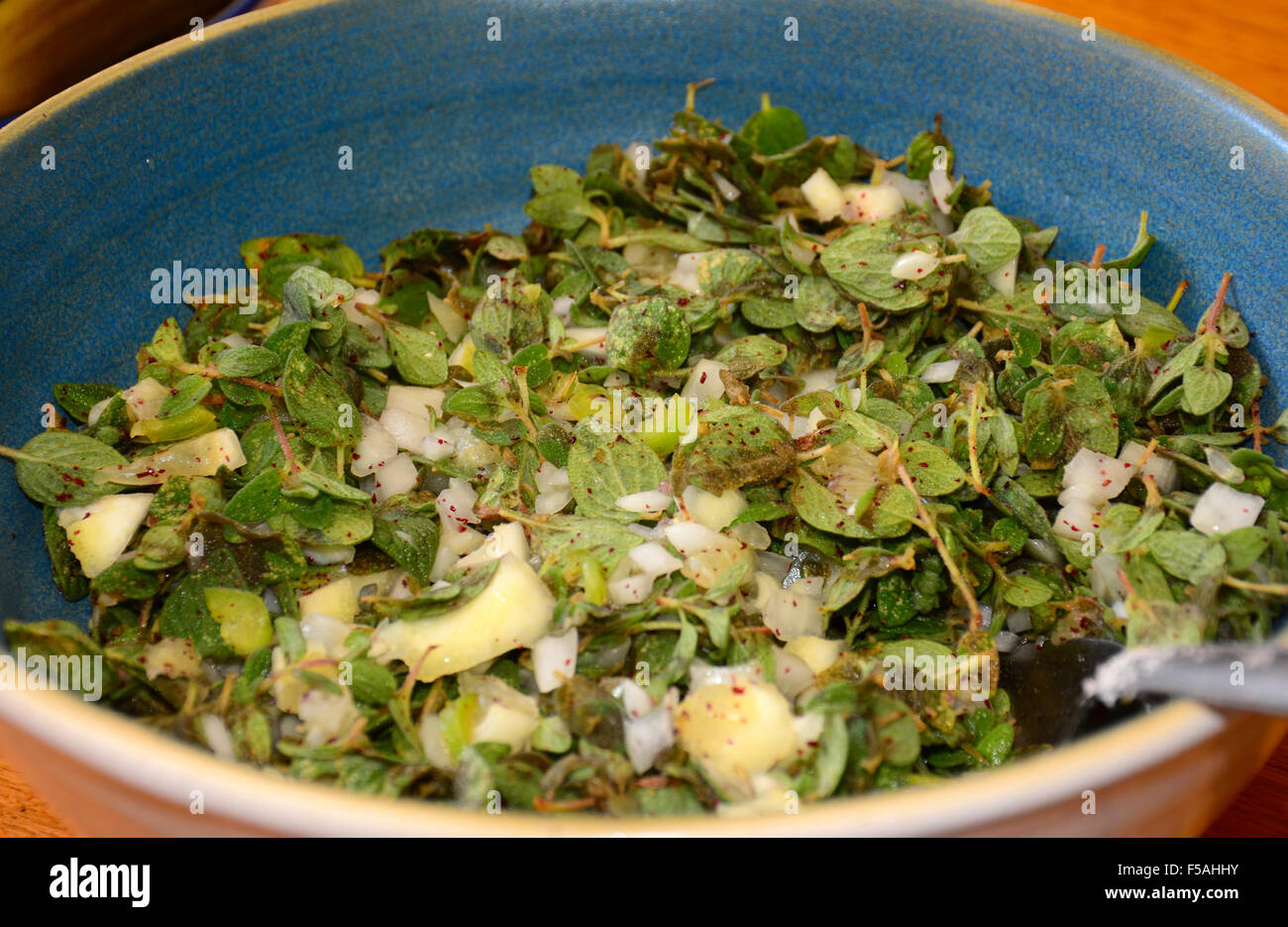 Salade d'oignons et Zatar Banque D'Images