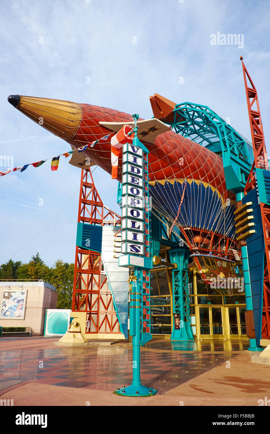 Un auditorium Videopolis Discoveryland Disneyland Paris Marne-la-Vallée Chessy France Banque D'Images