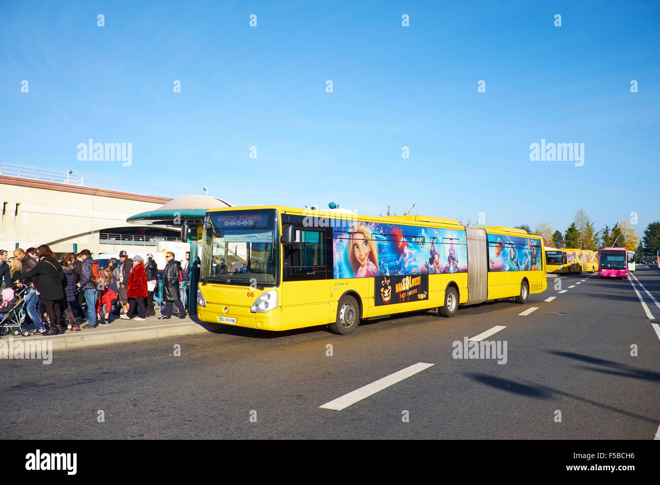 Station de bus Disney Village, Disneyland Paris Marne-la-Vallée Chessy France Banque D'Images