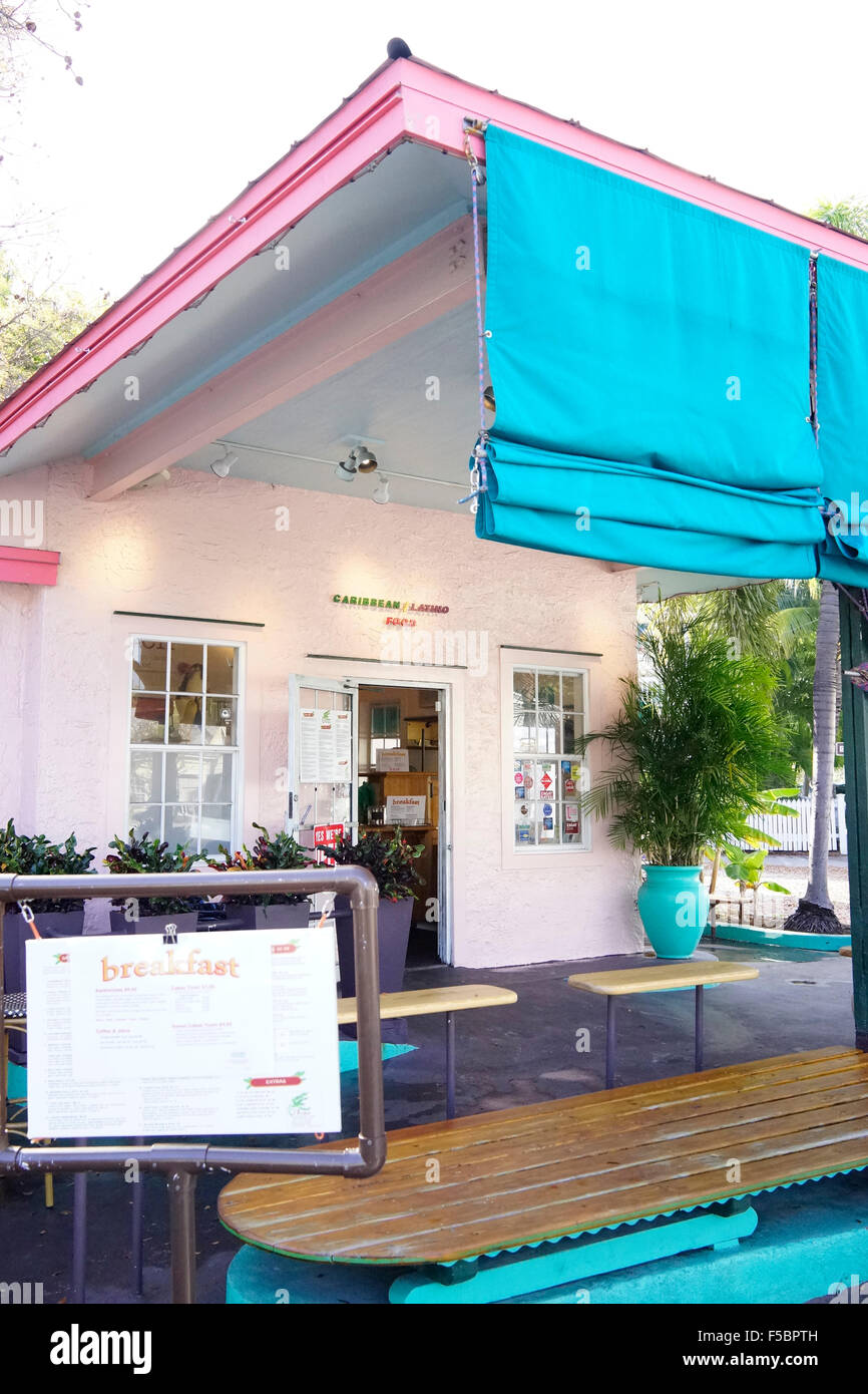Bien Caraïbes / Restaurant Latino, Key West Florida USA nourriture exceptionnelle à partir d'une station d'essence rehabbed Banque D'Images Bien Caraïbes / Restaurant Latino, Key West Florida USA nourriture exceptionnelle à partir d'une station d'essence rehabbed Banque D'Images