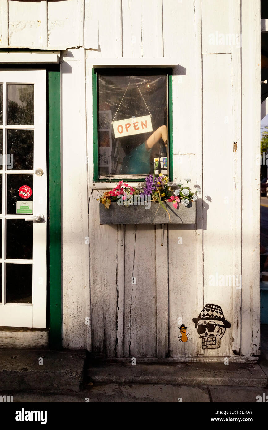 Boulangerie de la vieille ville de Key West, FL USA - à l'angle des rues Grinnell et Eaton. Ouvrir la fenêtre de connexion Banque D'Images
