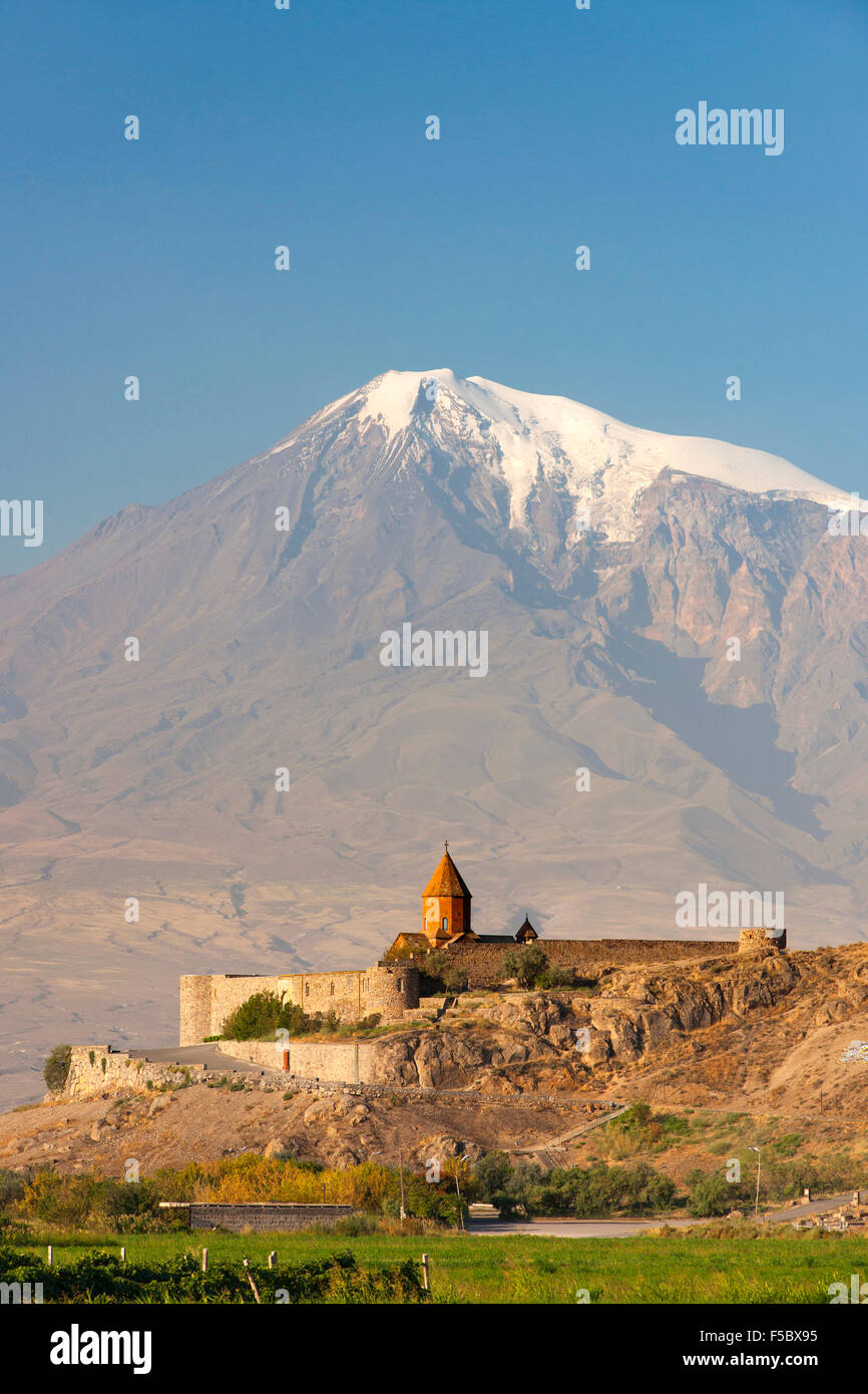 Monastère Khor Virap en Arménie et le mont Ararat en Turquie. Banque D'Images