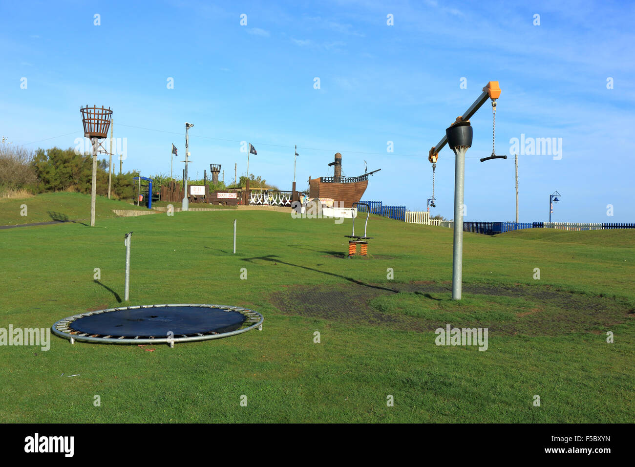 Une activité de jeu de la plage de dans le Lincolnshire Maplethorpe Banque D'Images