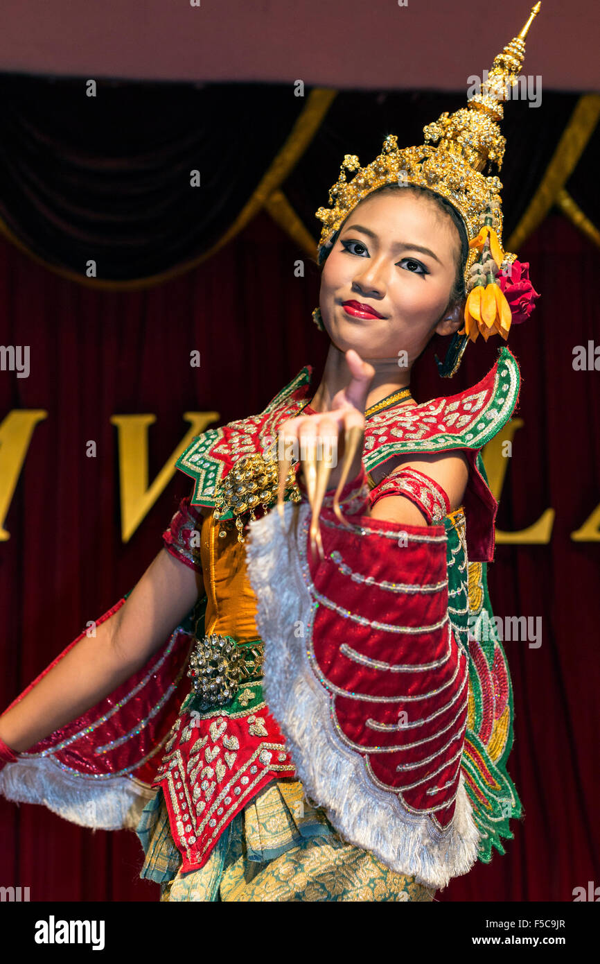 Danseur thaïlandais au spectacle culturel, Bangkok, Thaïlande Banque D'Images