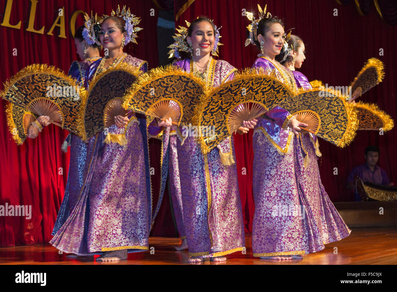 Danseurs thaïlandais au spectacle culturel à Bangkok, Thaïlande Banque D'Images