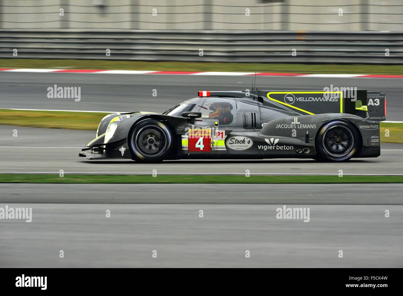 Le 1 novembre 2015 - Shanghai, République populaire de Chine - N - 04 BYKOLLES L'équipe de l'Autriche. CLM P1/01 - AER, pneus Michelin. SIMON TRUMMER pilotes (CHE), PIERRE KAFFER (DEU). LE MANS PROTOTYPE 1. Durant les 6 heures de Shanghai au Circuit International de Shanghai. © Marcio Machado/ZUMA/Alamy Fil Live News Banque D'Images