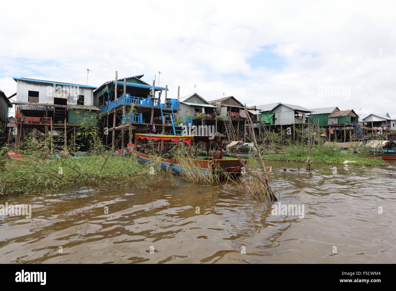 Maisons sur pilotis Banque D'Images
