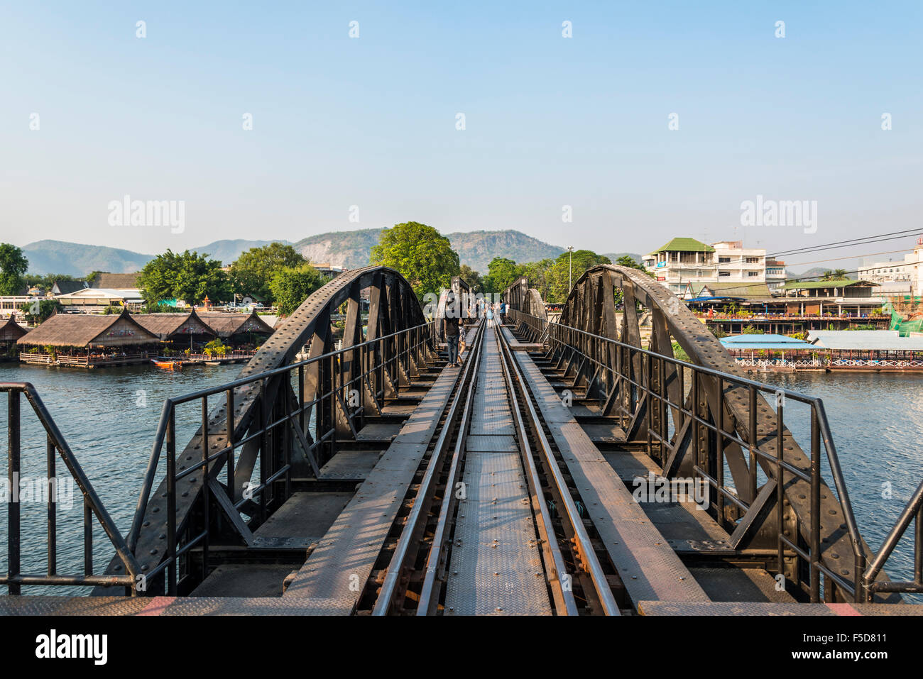 Pont de la rivière Kwai historique, route de la Thaïlande à la Birmanie, de chemin de fer de la mort, la province de Kanchanaburi, Thaïlande centrale, Thaïlande Banque D'Images