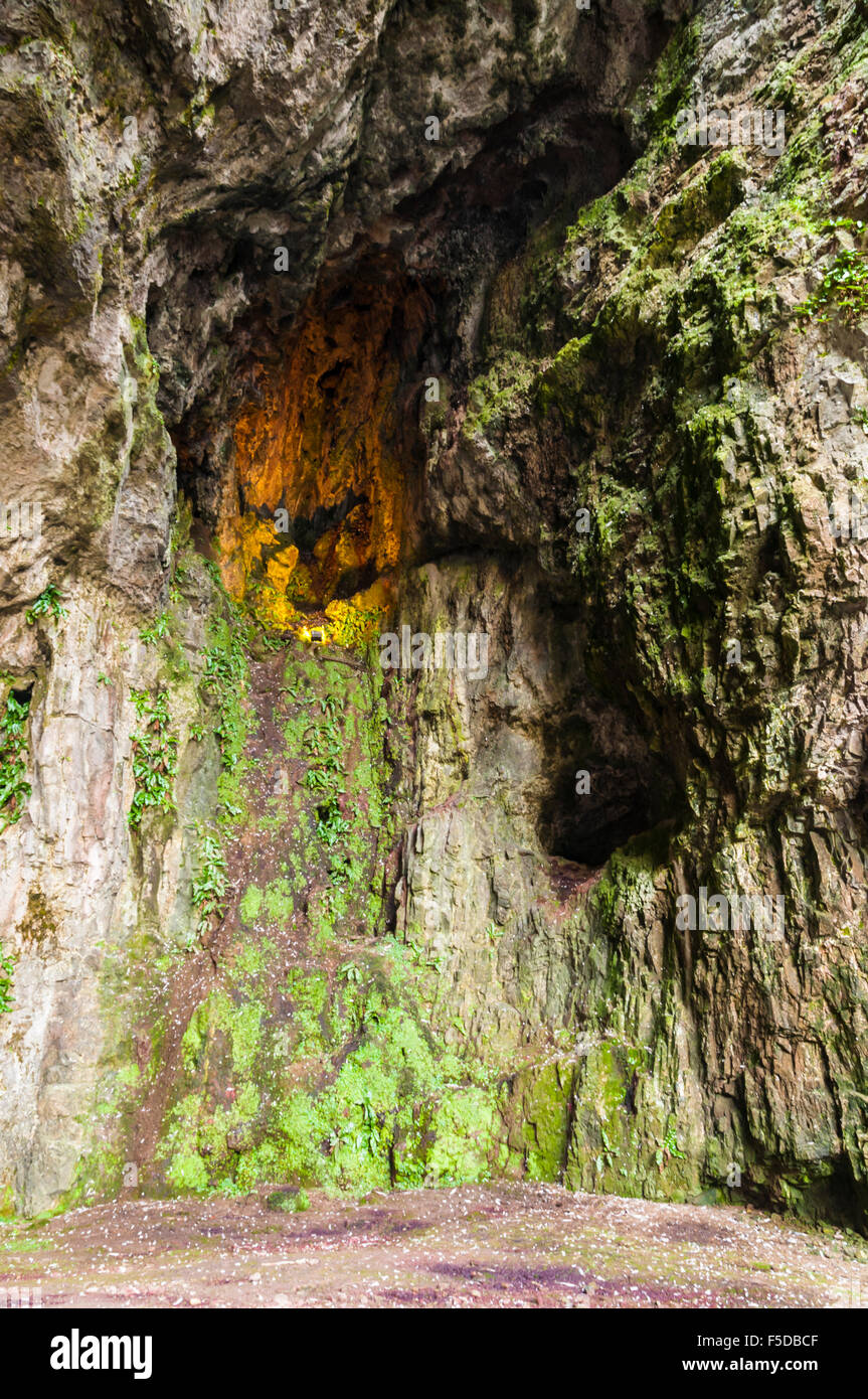 La chambre centrale dans la grotte, Smoo Durness, Sutherland, Scotland Banque D'Images