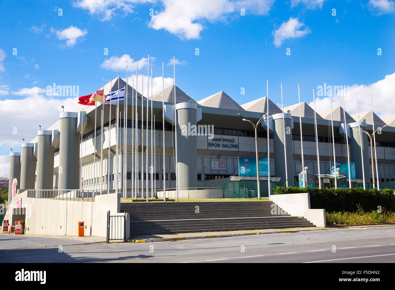 Vue extérieure de Abdi Ipekci Arena anciennement Abdi Ipekci complexe sportif situé dans le quartier de Zeytinburnu Istanbul Banque D'Images