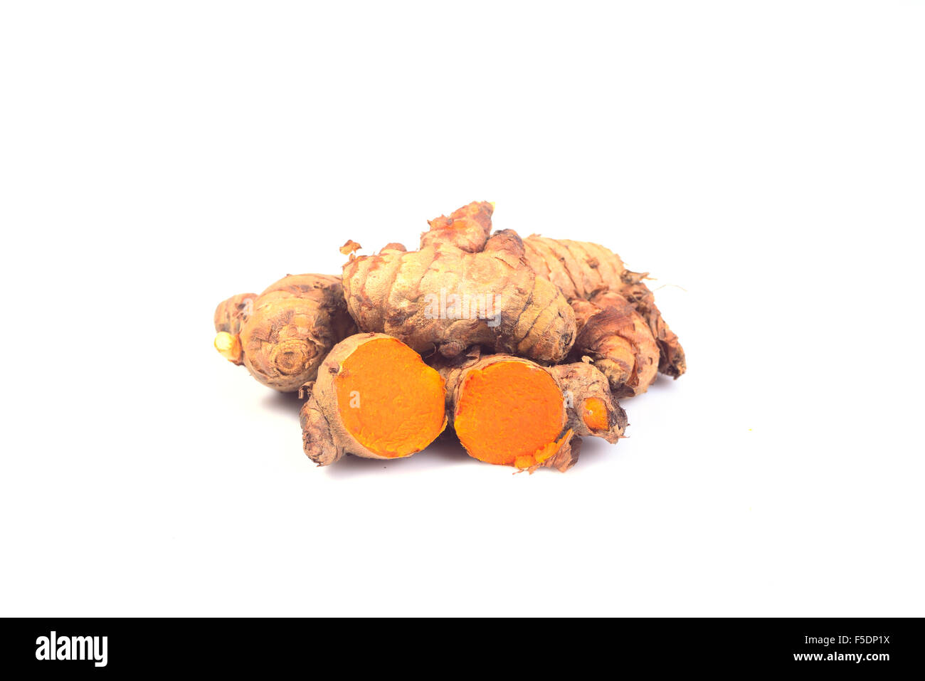 Le curcuma sur fond blanc Banque D'Images