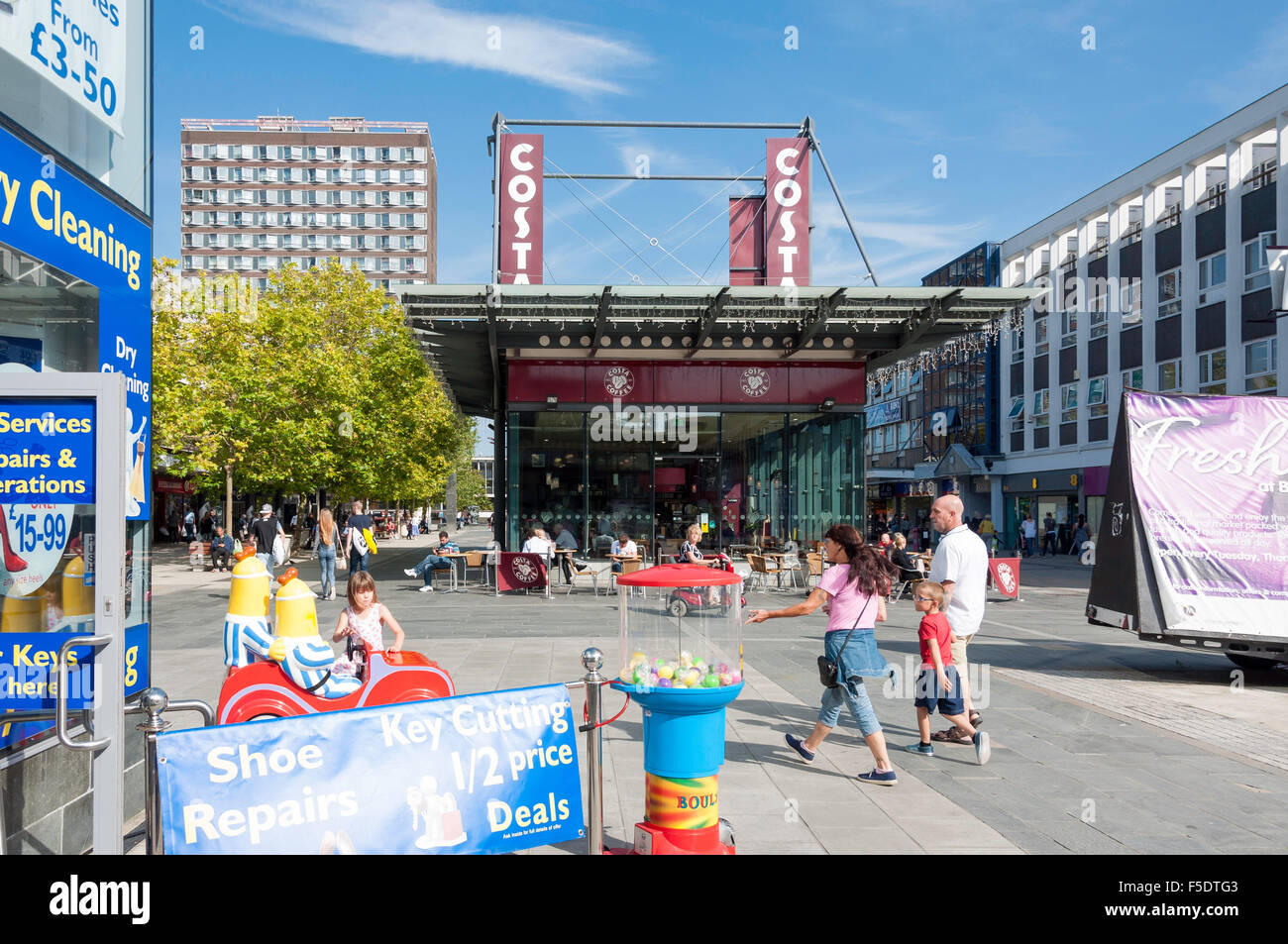 Town Square, Basildon, Essex, Angleterre, Royaume-Uni Banque D'Images