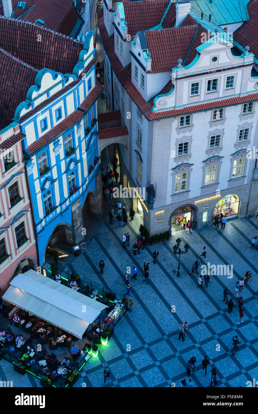 Portrait de bâtiments dans la vieille ville au crépuscule, Site du patrimoine mondial de l'UNESCO, Prague, République Tchèque, Europe Banque D'Images