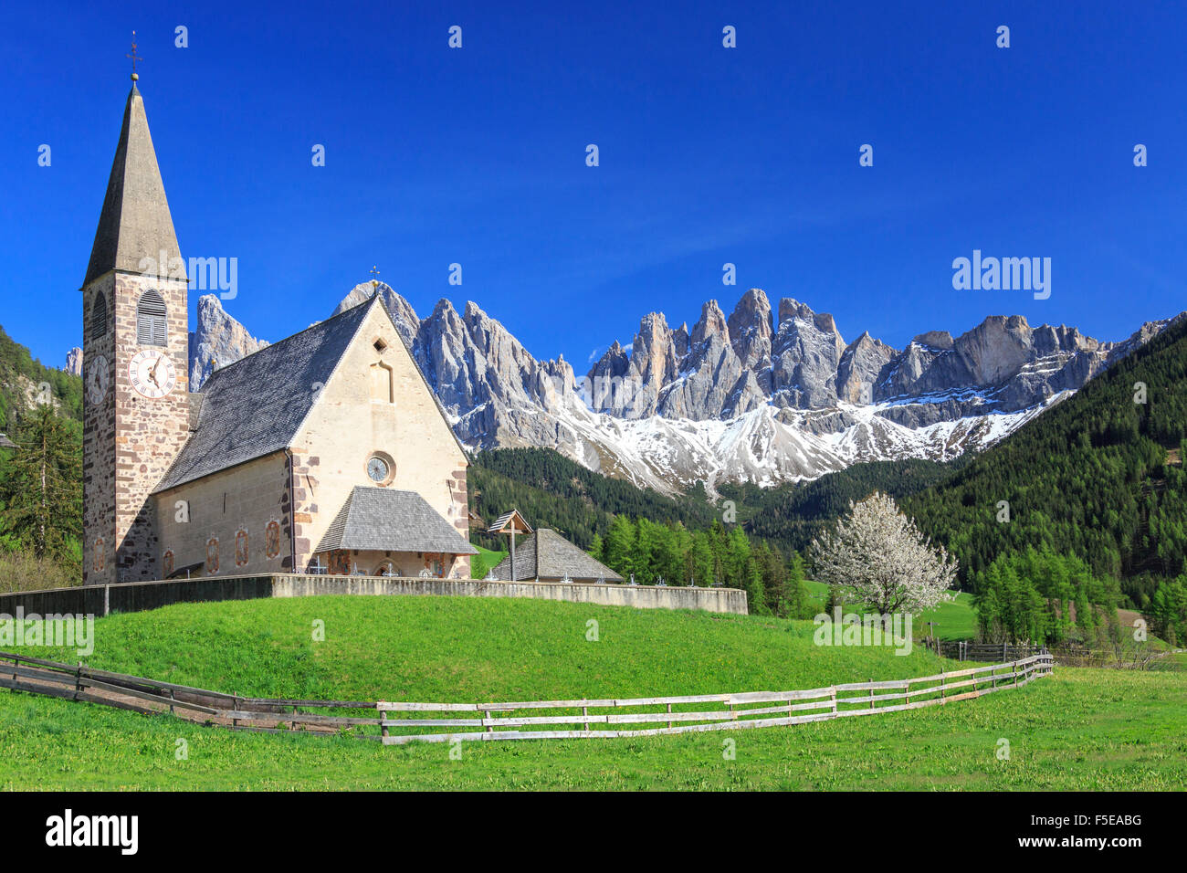 église de st magdalena Banque de photographies et d’images à haute ...