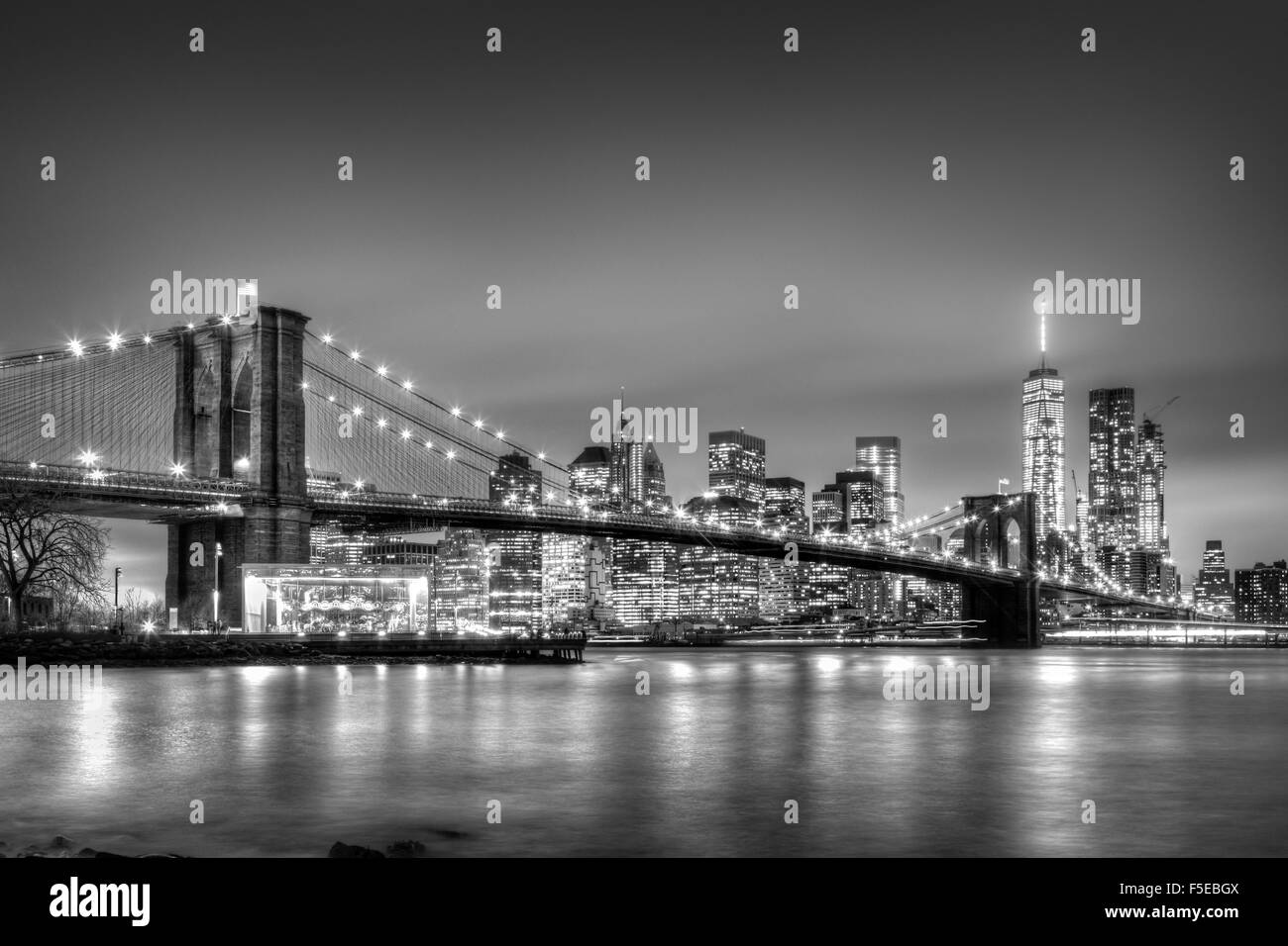 Brooklyn Bridge at Dusk, New York City. Banque D'Images
