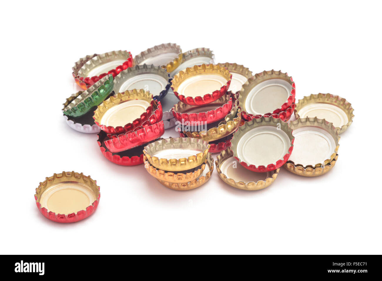 Des capsules de bouteilles de bière on white Banque D'Images
