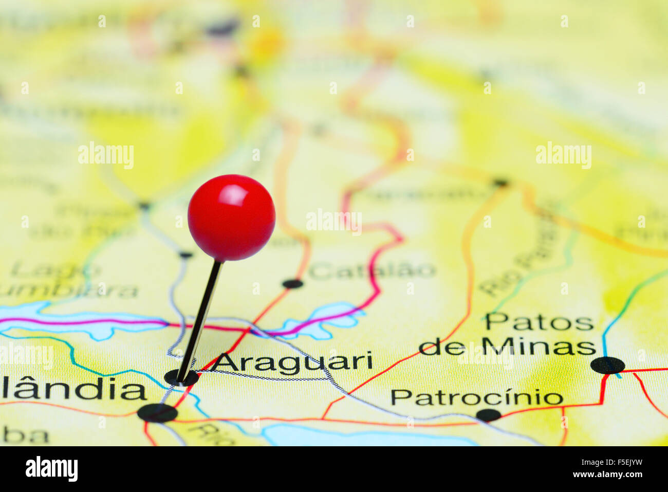 Araguari épinglée sur une carte du Brésil Banque D'Images