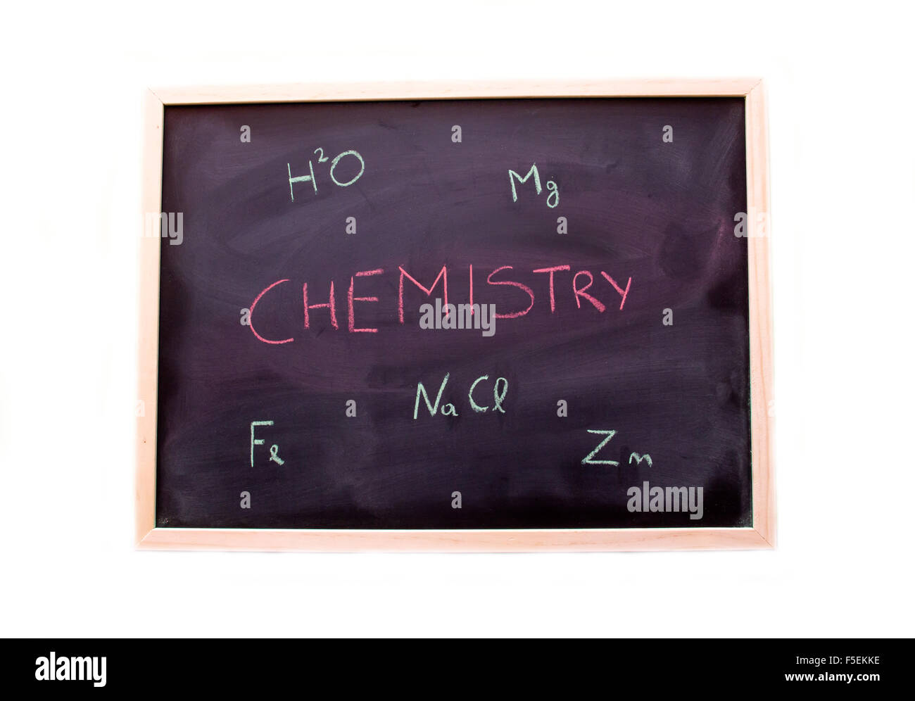 Leçon de chimie avec tableau noir sur fond blanc Banque D'Images