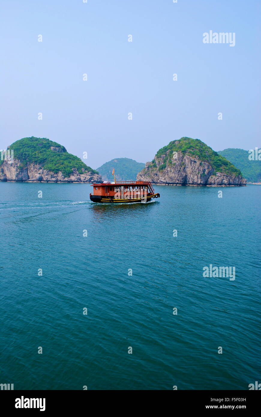 Paysage pittoresque sur la mer. La baie d'Ha Long, Vietnam Banque D'Images