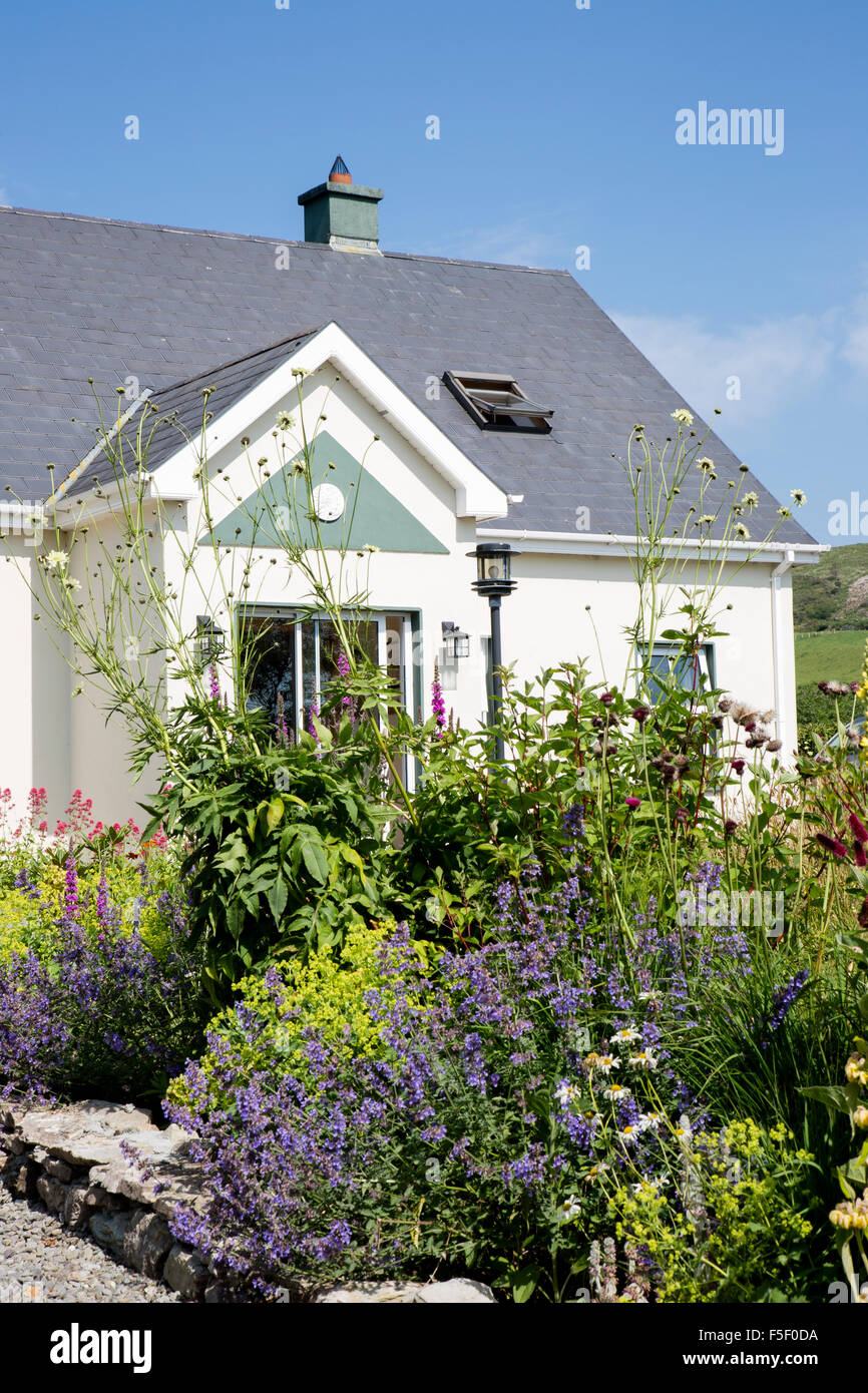 Maison de campagne irlandaise avec Chalet jardin Banque D'Images